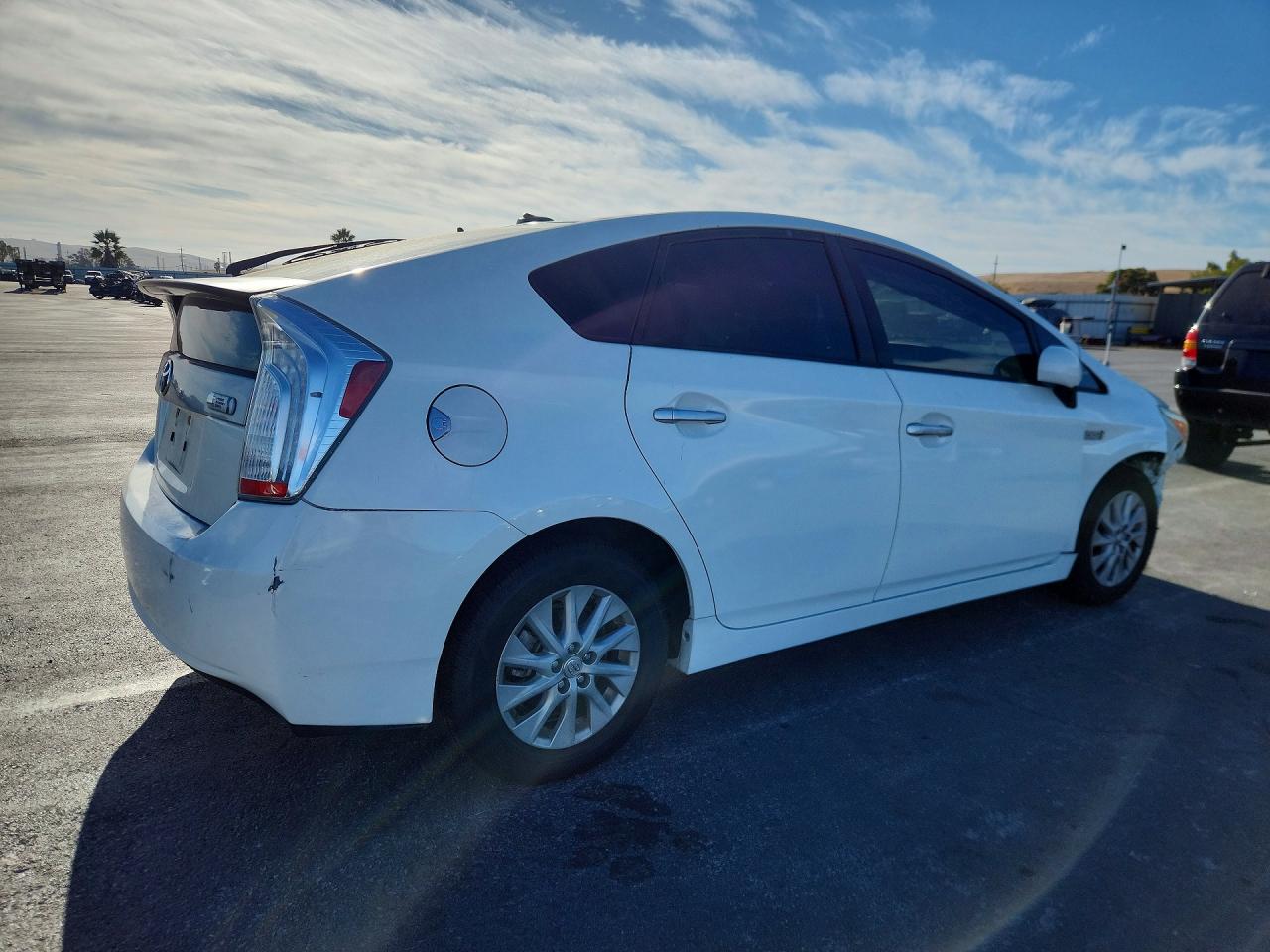 2015 Toyota Prius Plug-in Hybrid White vin: JTDKN3DP0F3067210