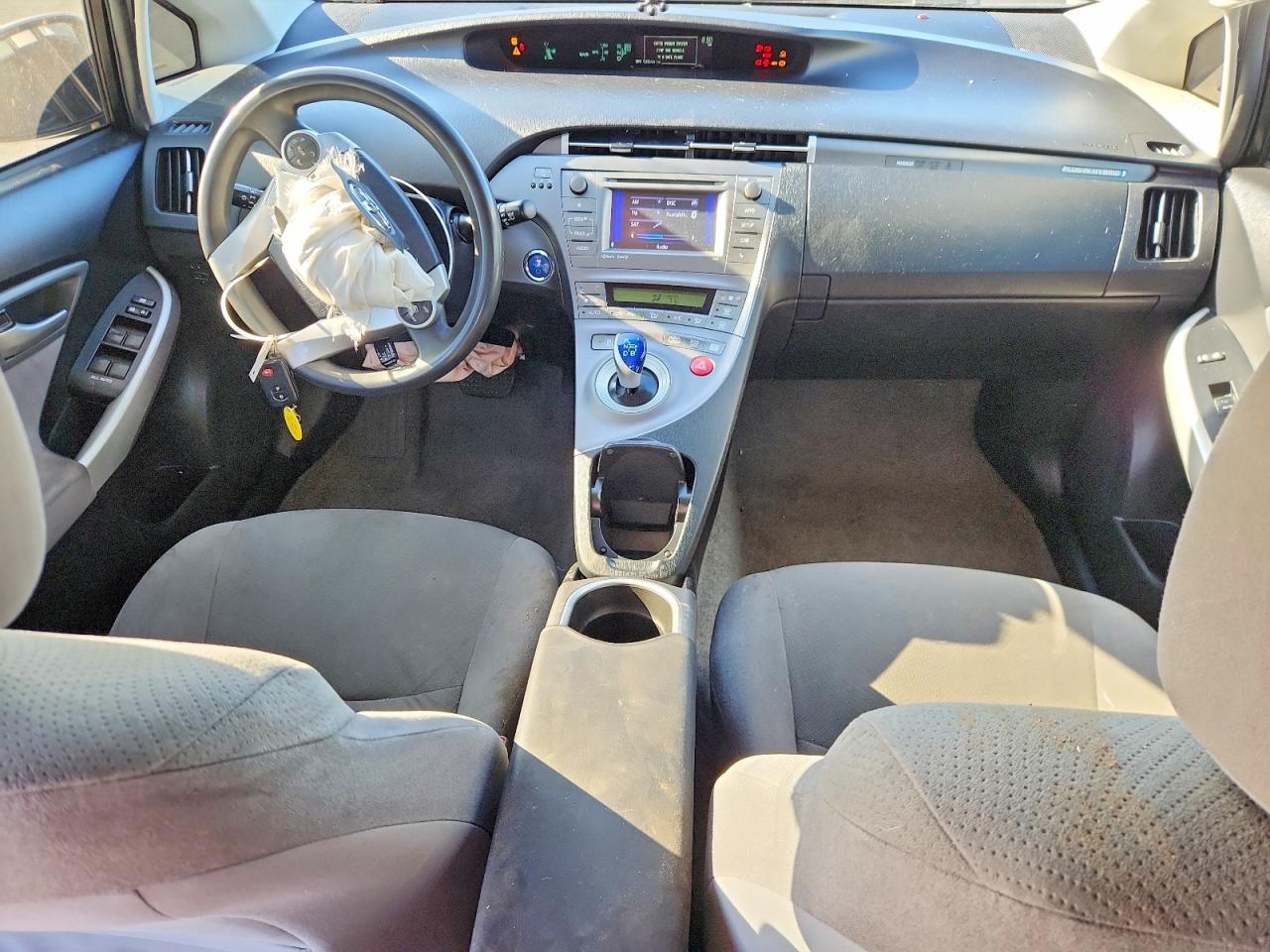 2015 Toyota Prius Plug-in Hybrid White vin: JTDKN3DP0F3067210