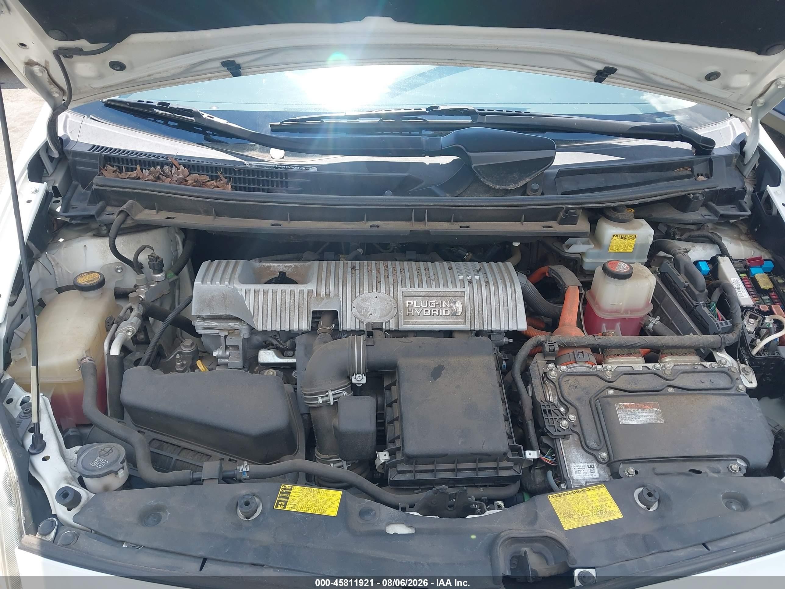 2015 Toyota Prius Plug-in   White vin: JTDKN3DP0F3067885