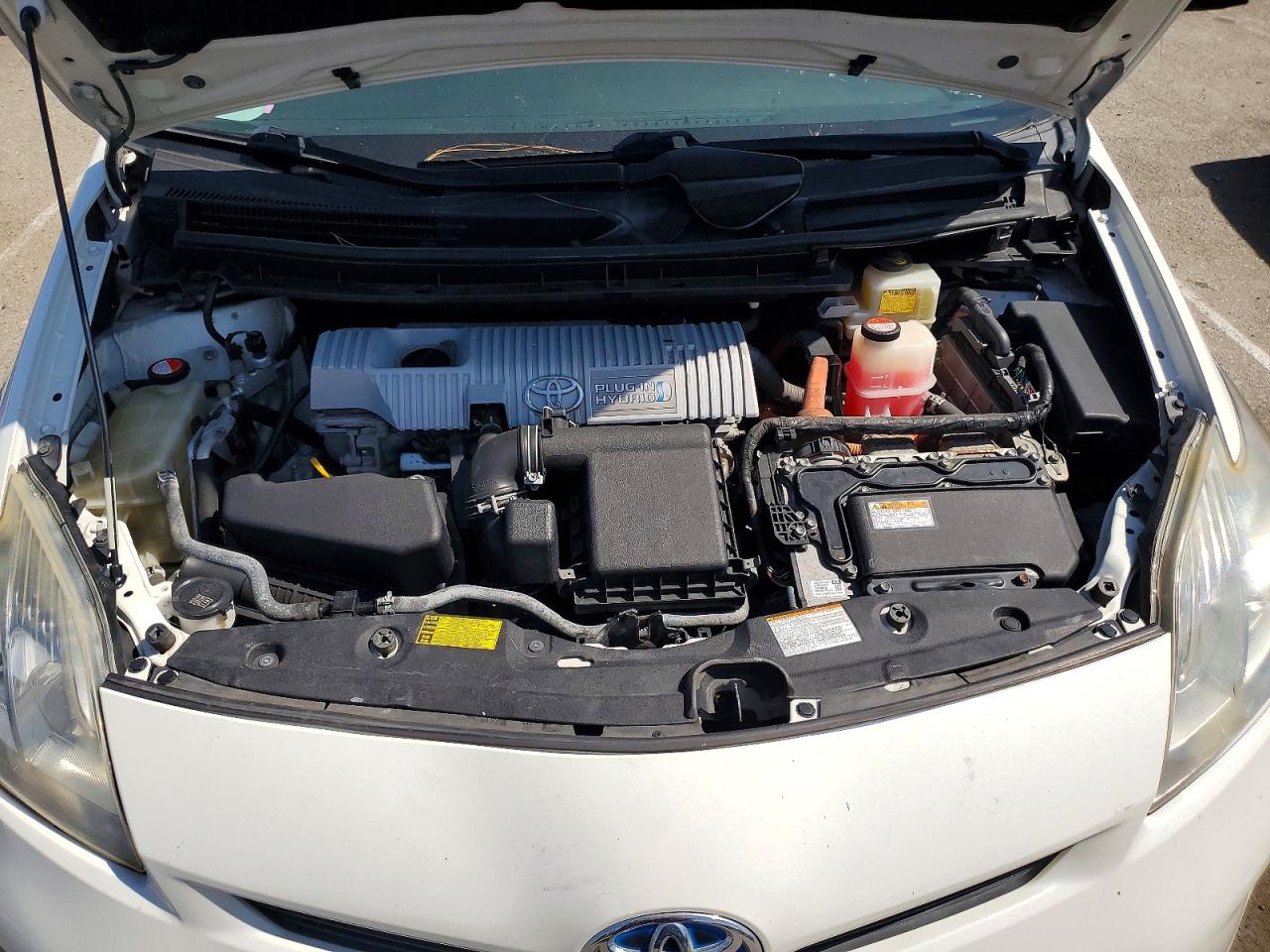 2015 Toyota Prius Plug-in Hybrid Base White vin: JTDKN3DP0F3069698