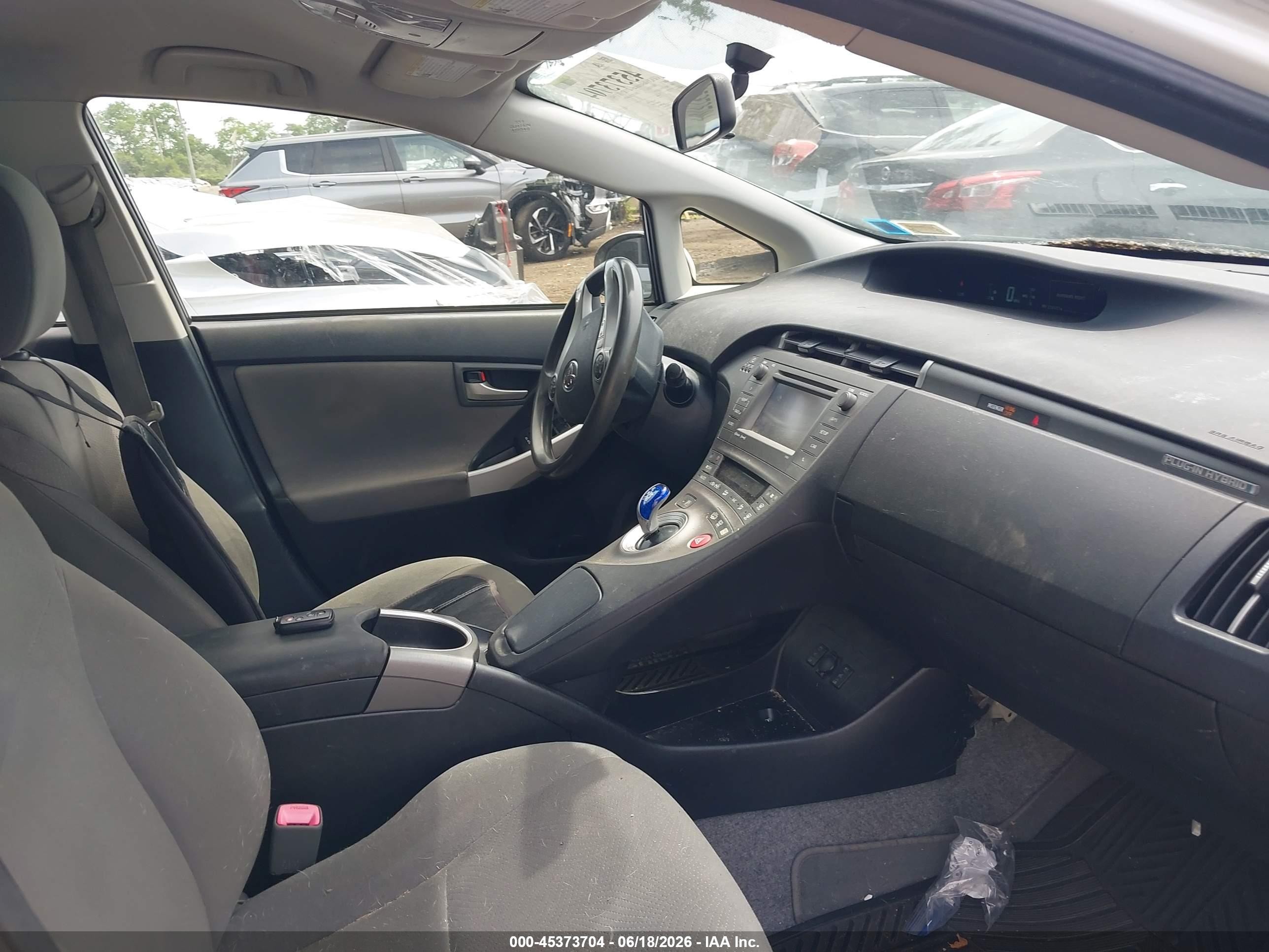 2012 Toyota Prius Plug-in   White vin: JTDKN3DP1C3021378