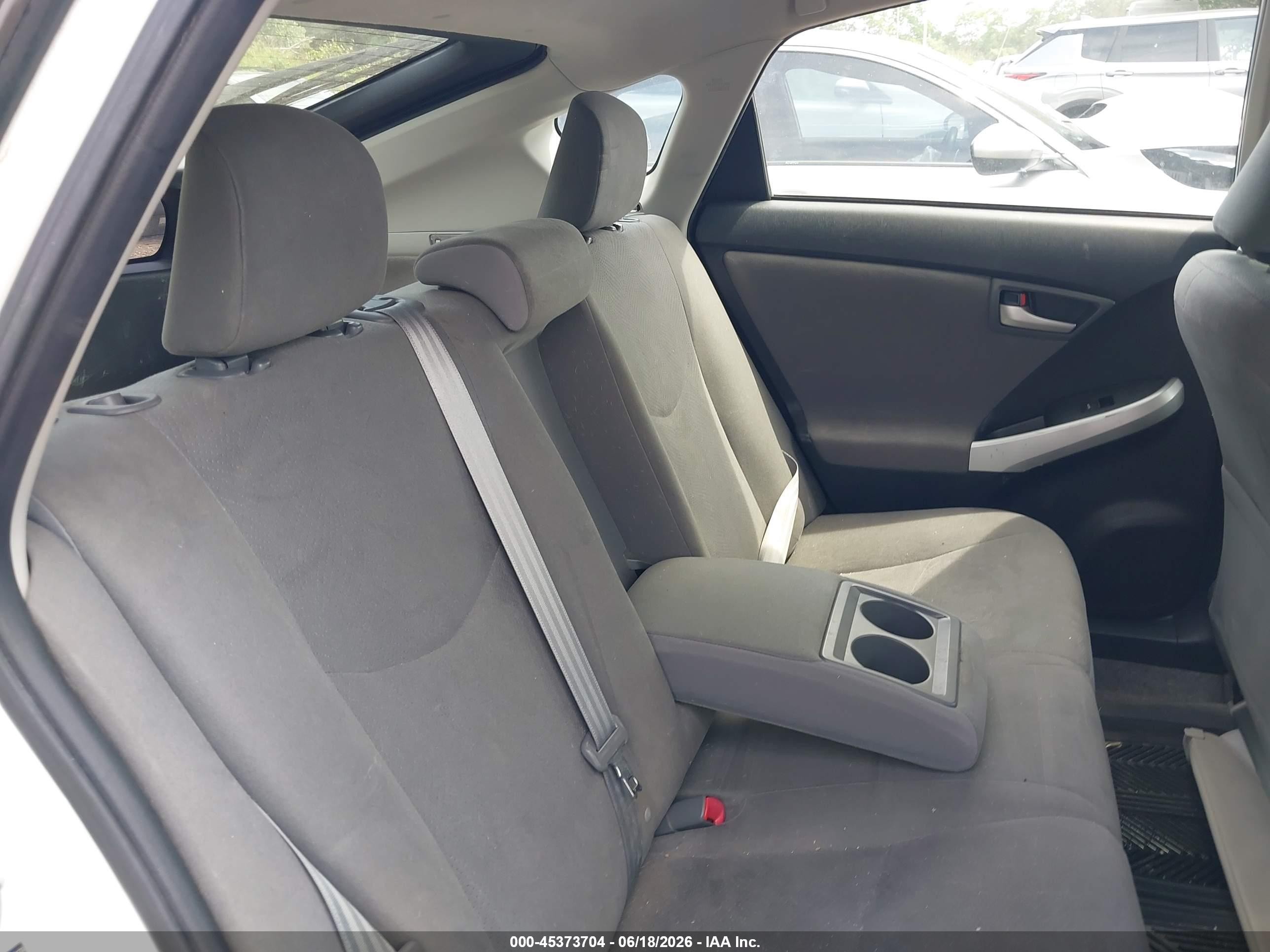 2012 Toyota Prius Plug-in   White vin: JTDKN3DP1C3021378