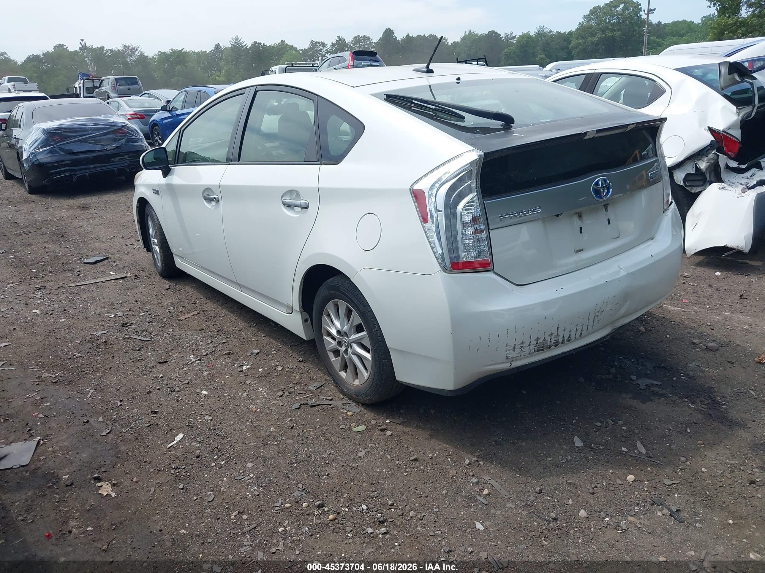 2012 Toyota Prius Plug-in   White vin: JTDKN3DP1C3021378