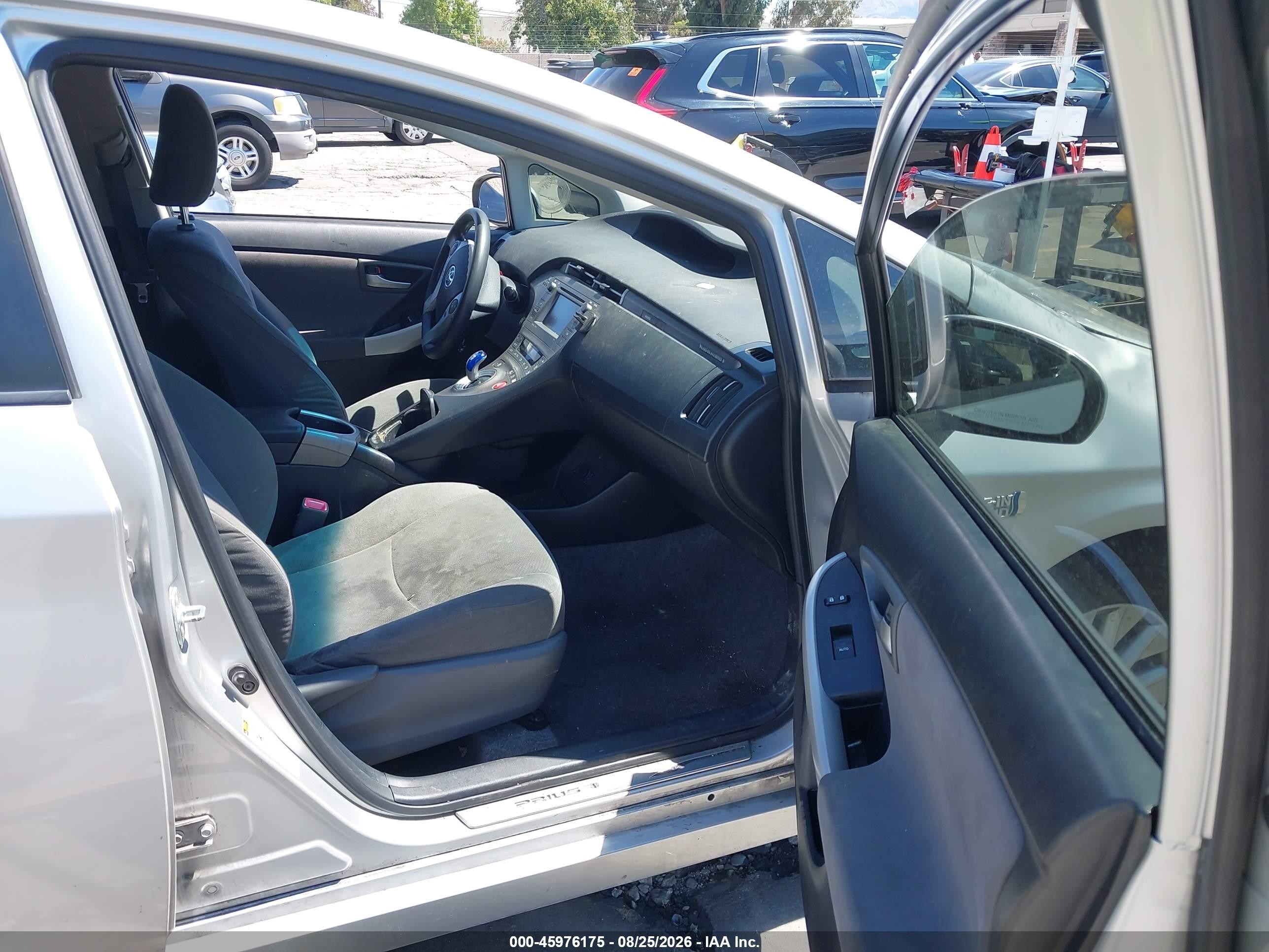2012 Toyota Prius Plug-in   Silver vin: JTDKN3DP1C3023003