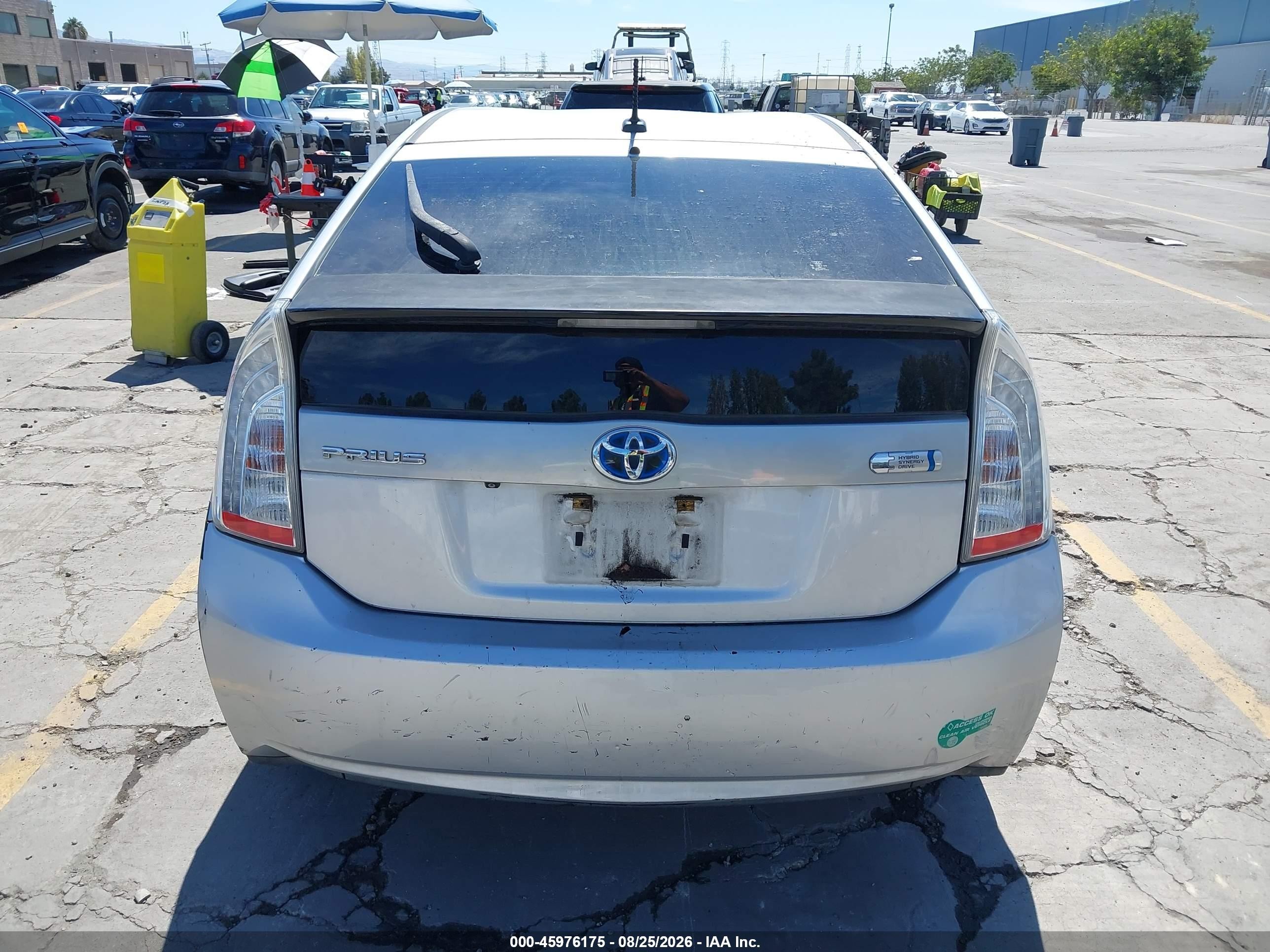 2012 Toyota Prius Plug-in   Silver vin: JTDKN3DP1C3023003