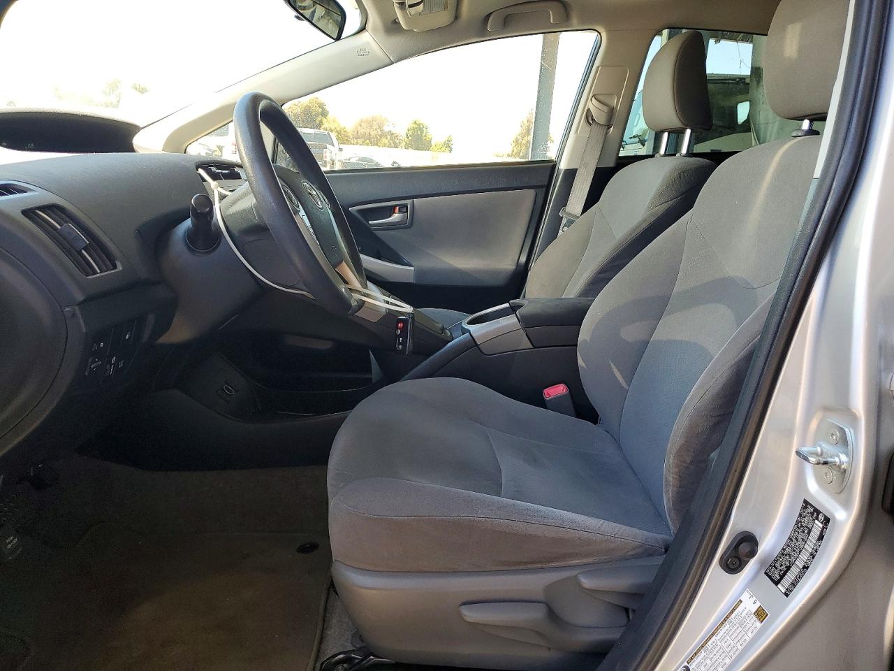 2013 Toyota Prius Plug-in Hybrid Base Silver vin: JTDKN3DP1D3041664