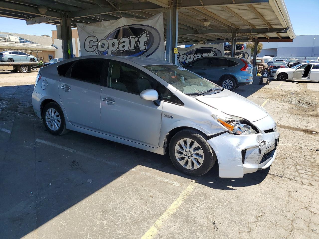 2013 Toyota Prius Plug-in Hybrid Base Silver vin: JTDKN3DP1D3041664