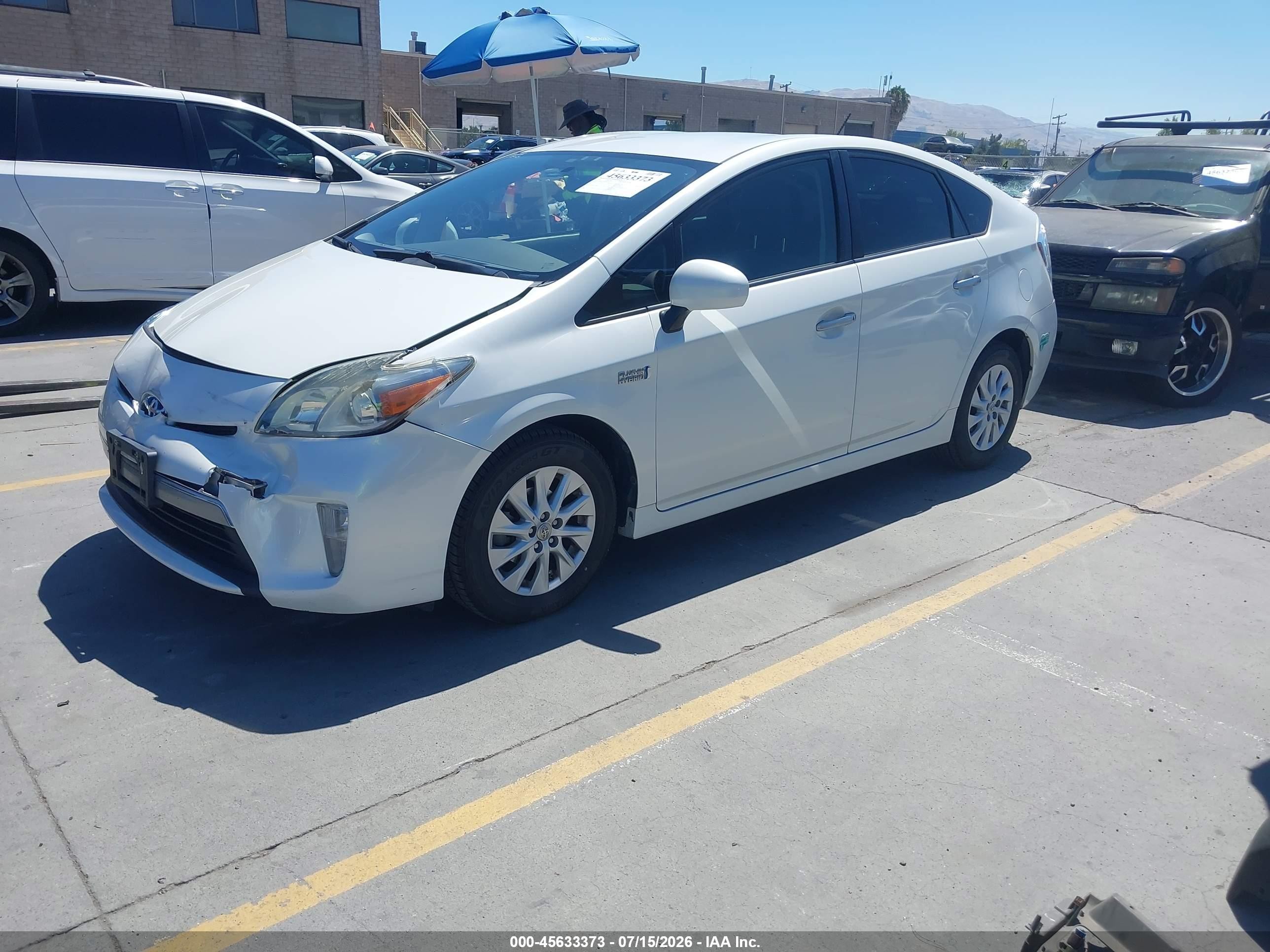 2013 Toyota Prius Plug-in   White vin: JTDKN3DP1D3042409