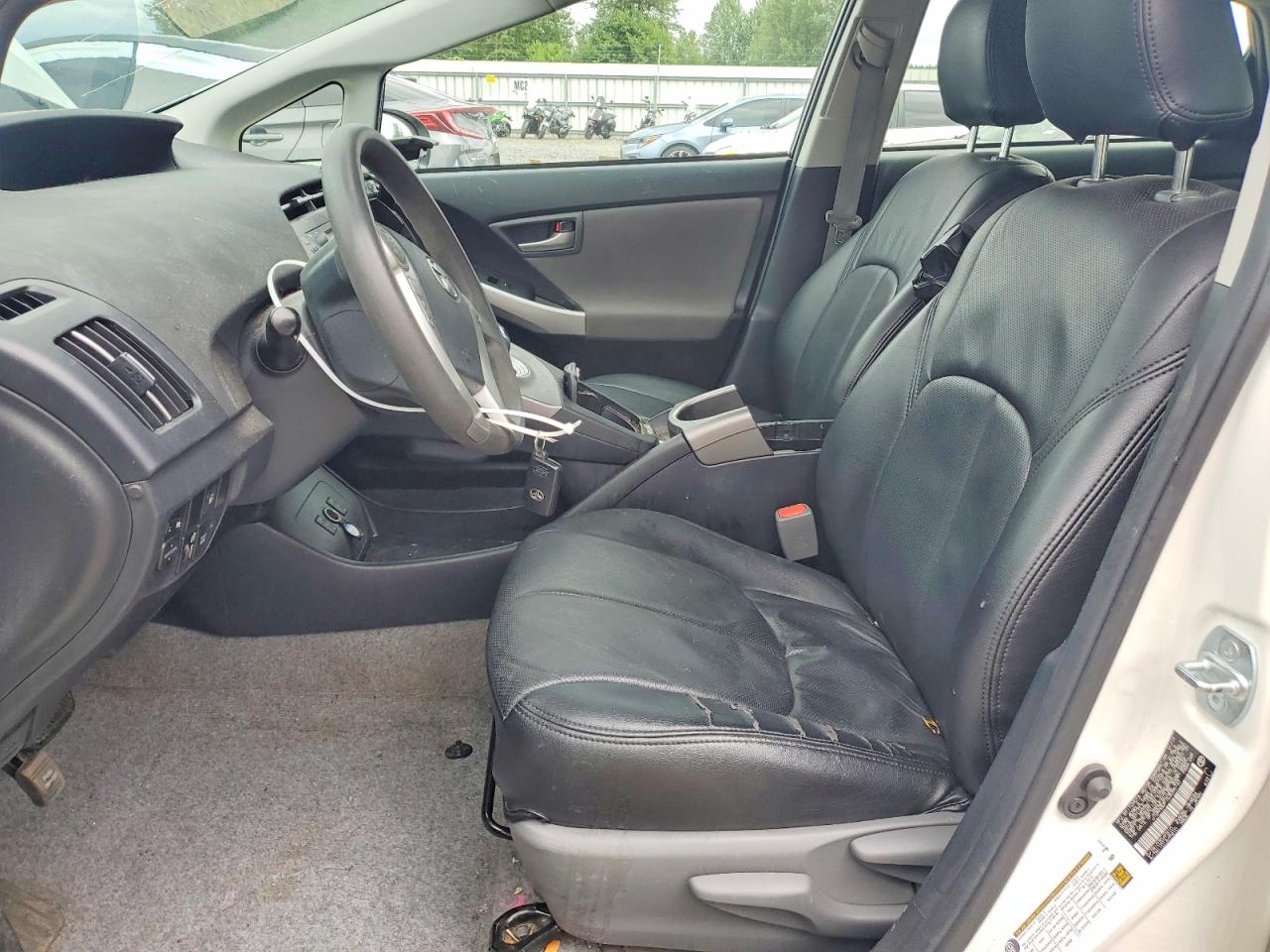 2014 Toyota Prius Plug-in Hybrid Base White vin: JTDKN3DP1E3056733