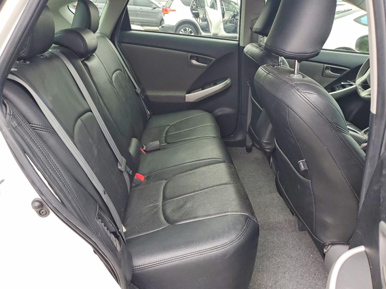 2014 Toyota Prius Plug-in Hybrid Base White vin: JTDKN3DP1E3056733