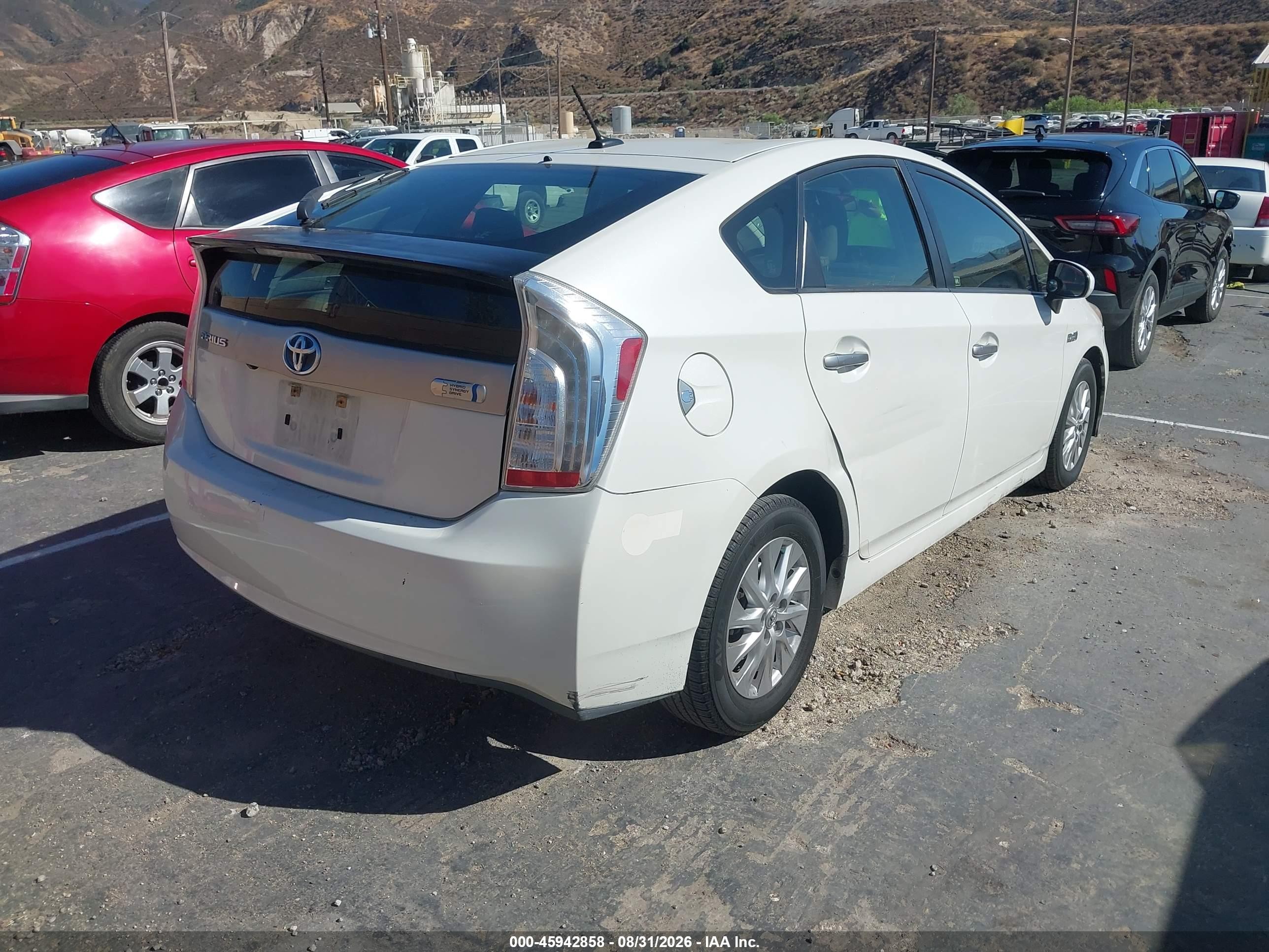 2014 Toyota Prius Plug-in   White vin: JTDKN3DP1E3063360