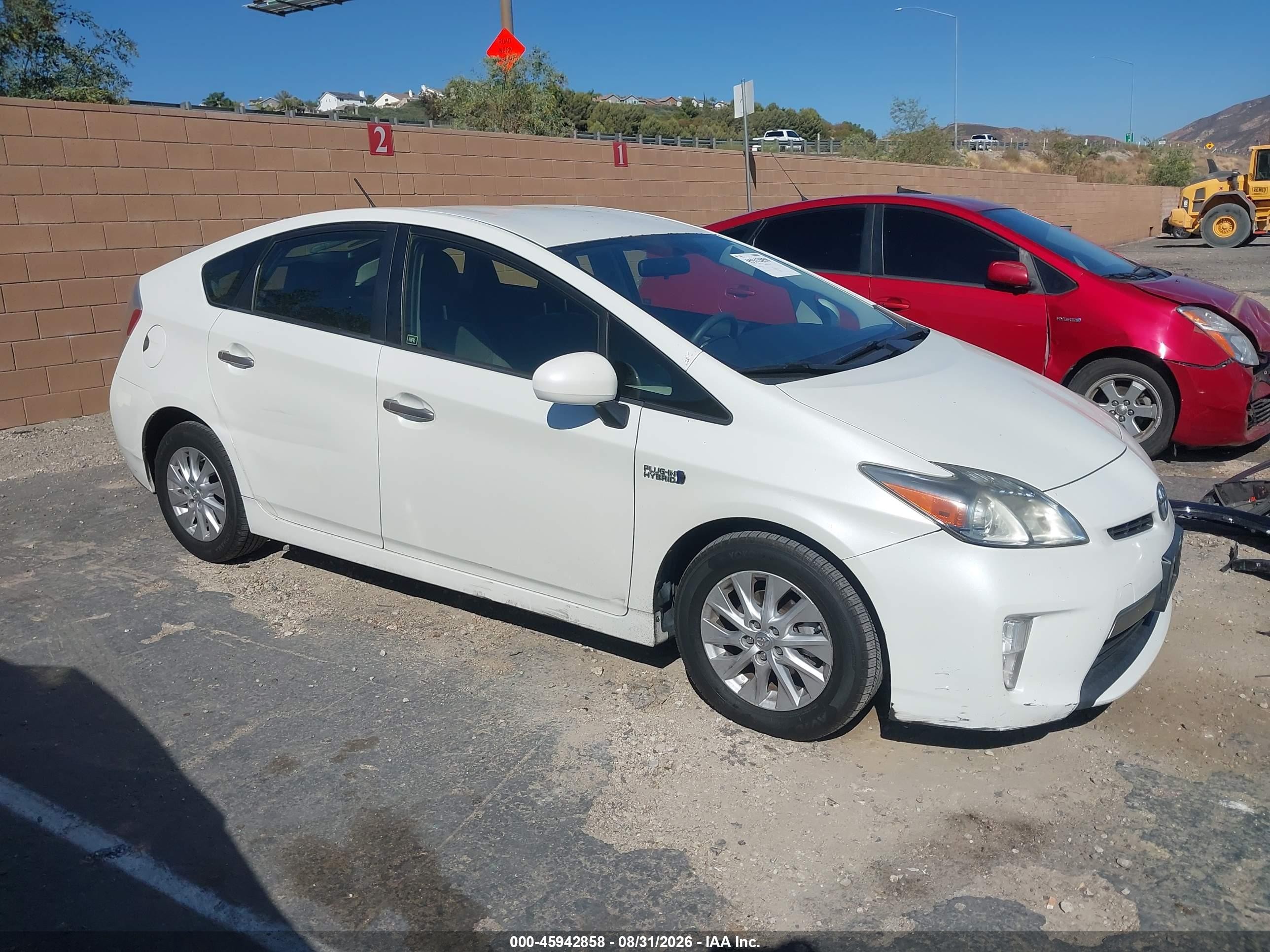 2014 Toyota Prius Plug-in   White vin: JTDKN3DP1E3063360
