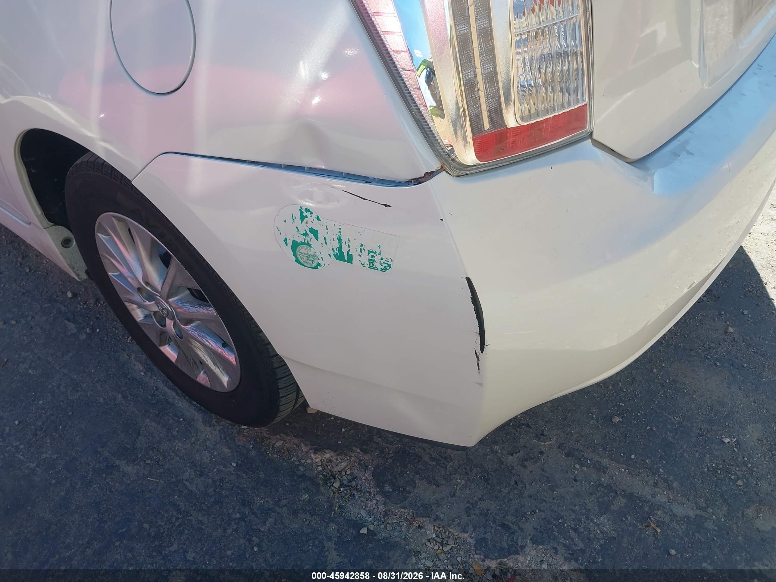 2014 Toyota Prius Plug-in   White vin: JTDKN3DP1E3063360