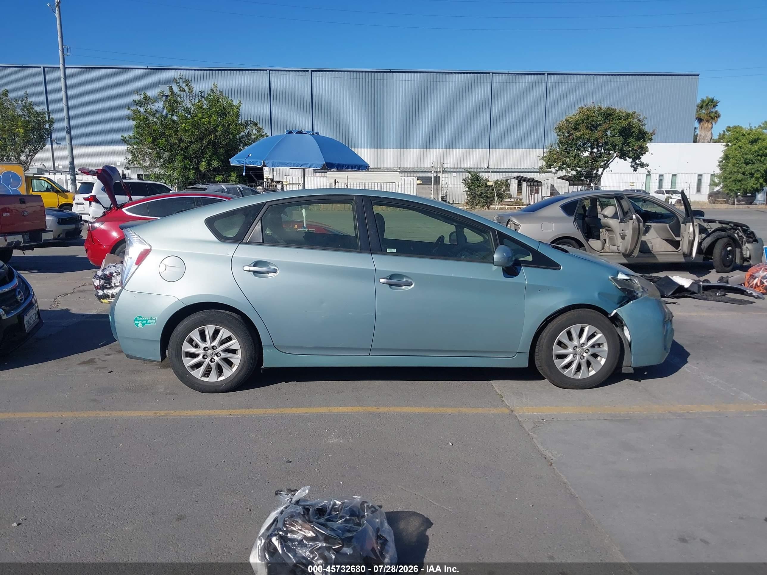 2015 Toyota Prius Plug-in Blue vin: JTDKN3DP1F3068477