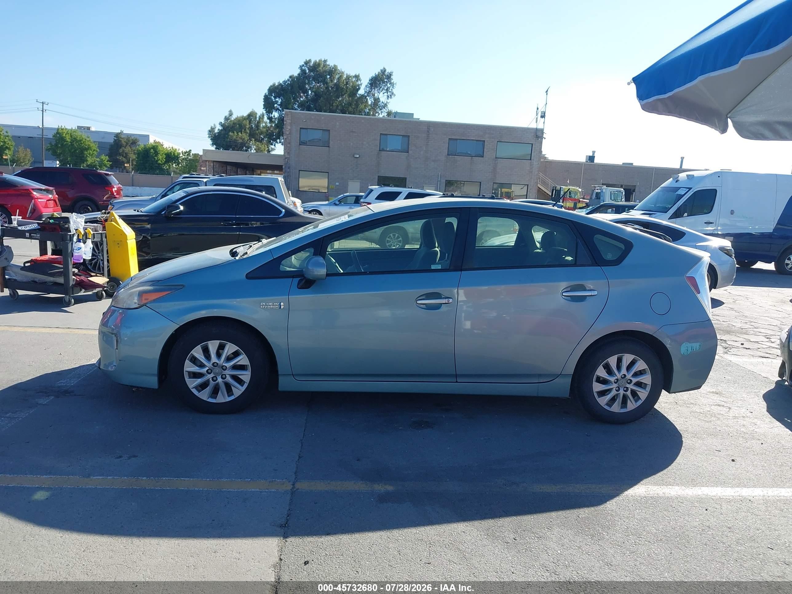 2015 Toyota Prius Plug-in Blue vin: JTDKN3DP1F3068477