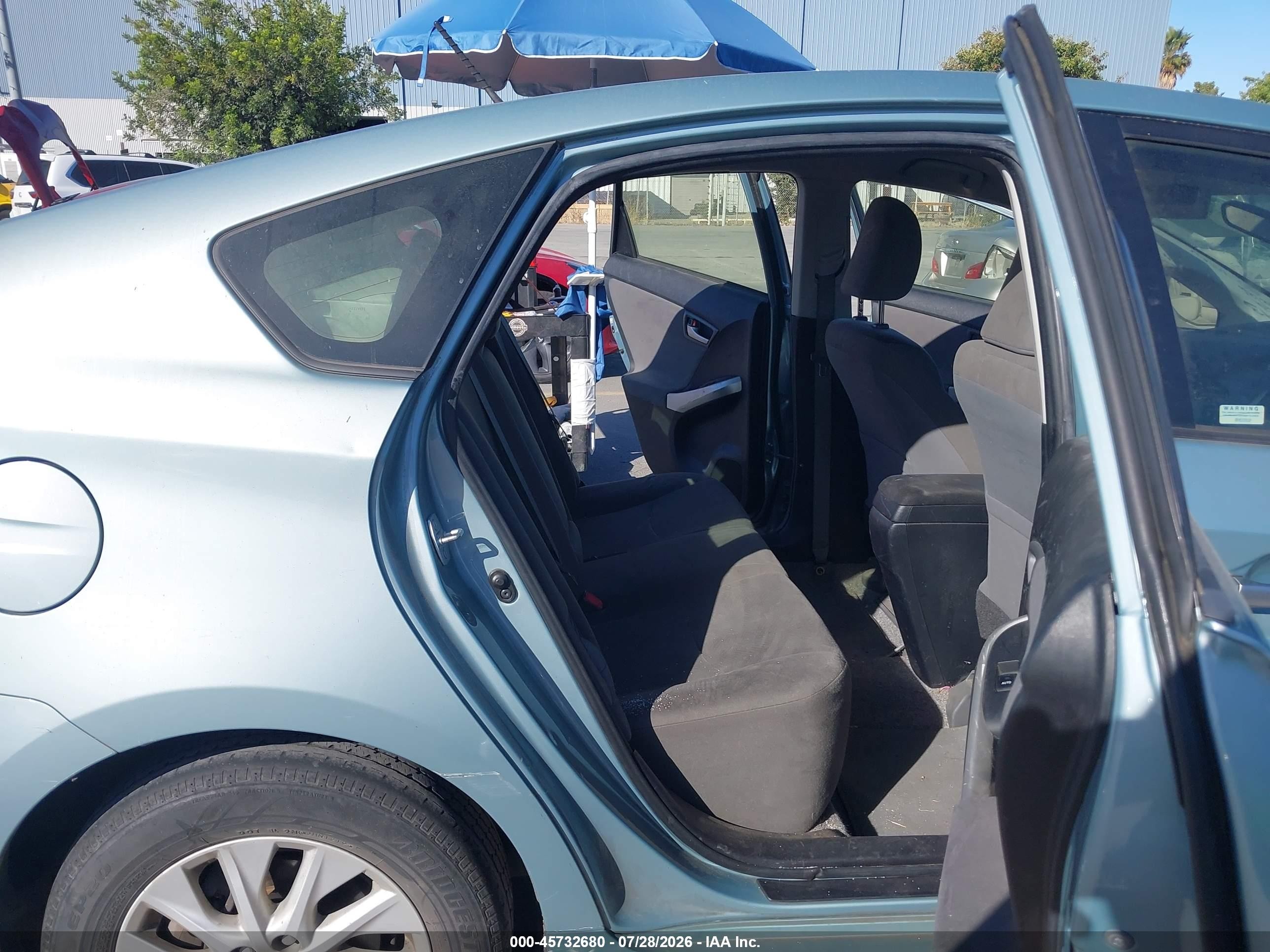 2015 Toyota Prius Plug-in Blue vin: JTDKN3DP1F3068477