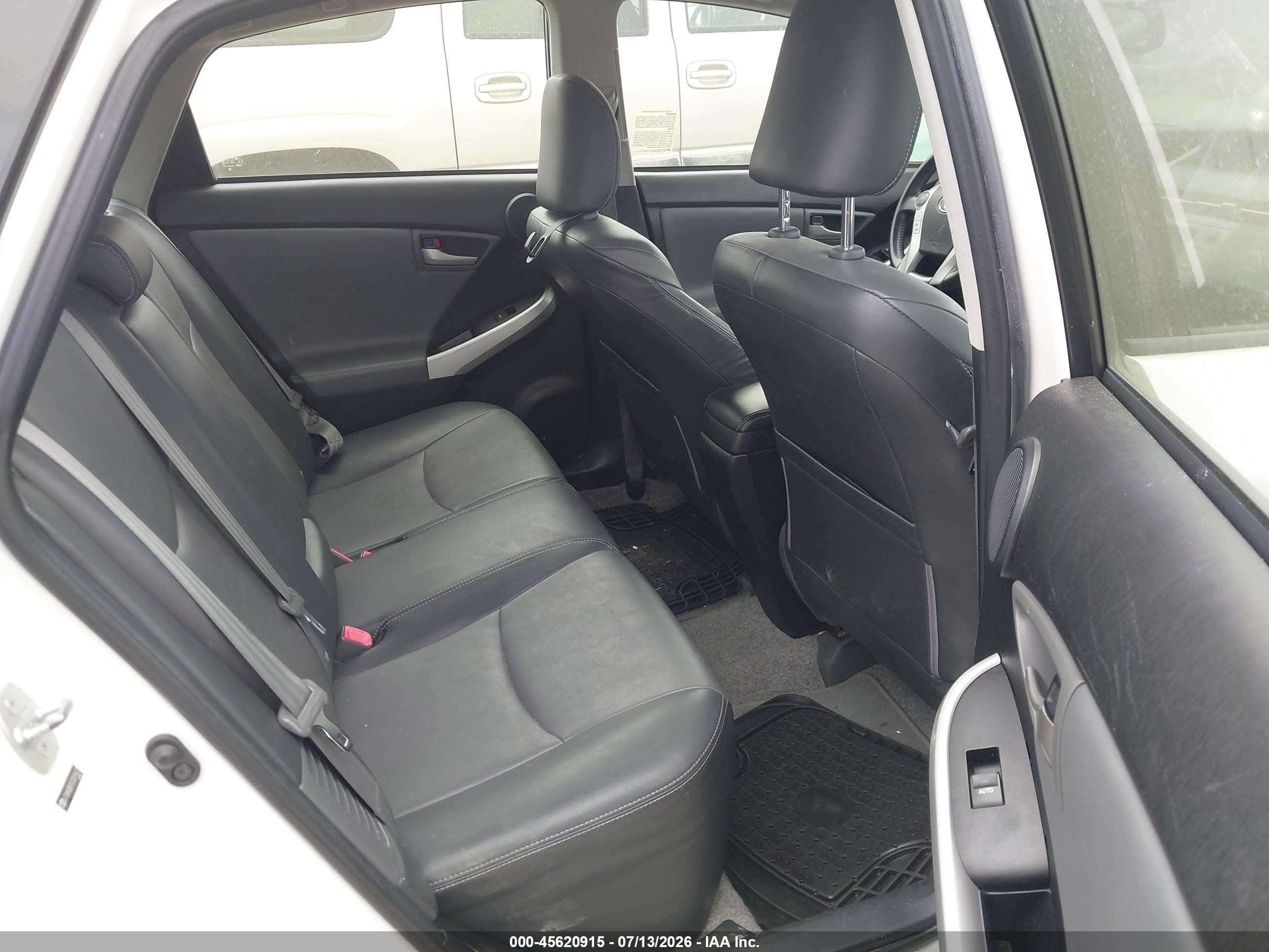 2012 Toyota Prius Plug-in Advanced White vin: JTDKN3DP2C3019672