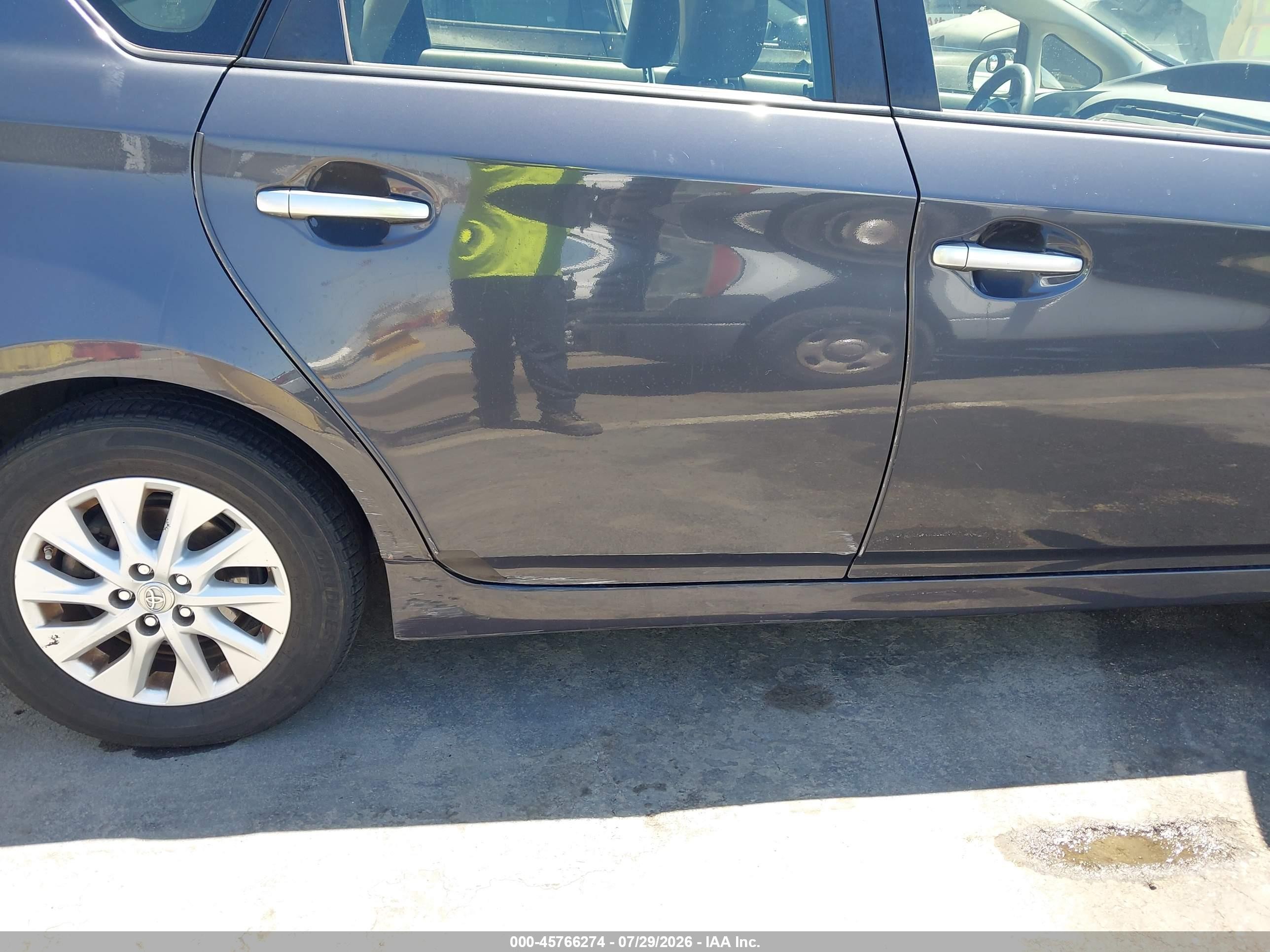 2012 Toyota Prius Plug-in   Gray vin: JTDKN3DP2C3023642