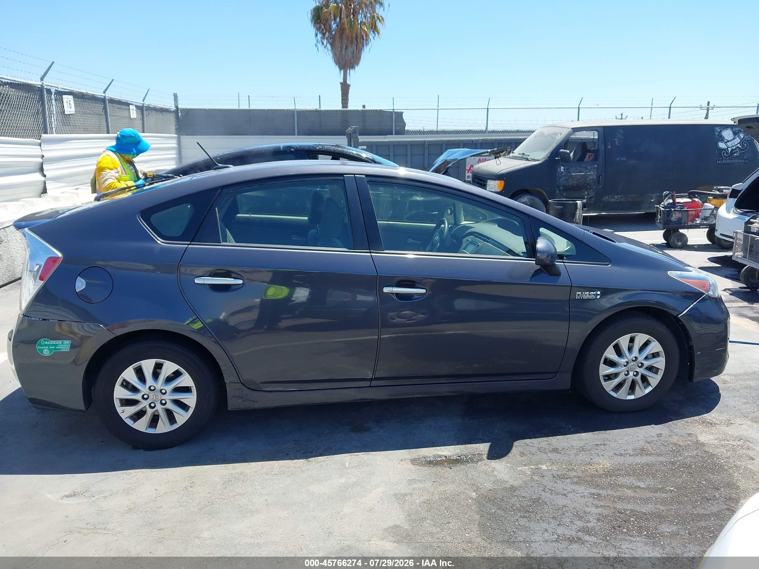 2012 Toyota Prius Plug-in   Gray vin: JTDKN3DP2C3023642