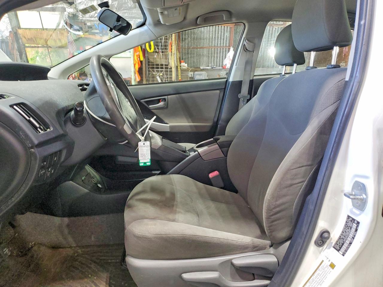 2012 Toyota Prius Plug-in Hybrid Base White vin: JTDKN3DP2C3028808