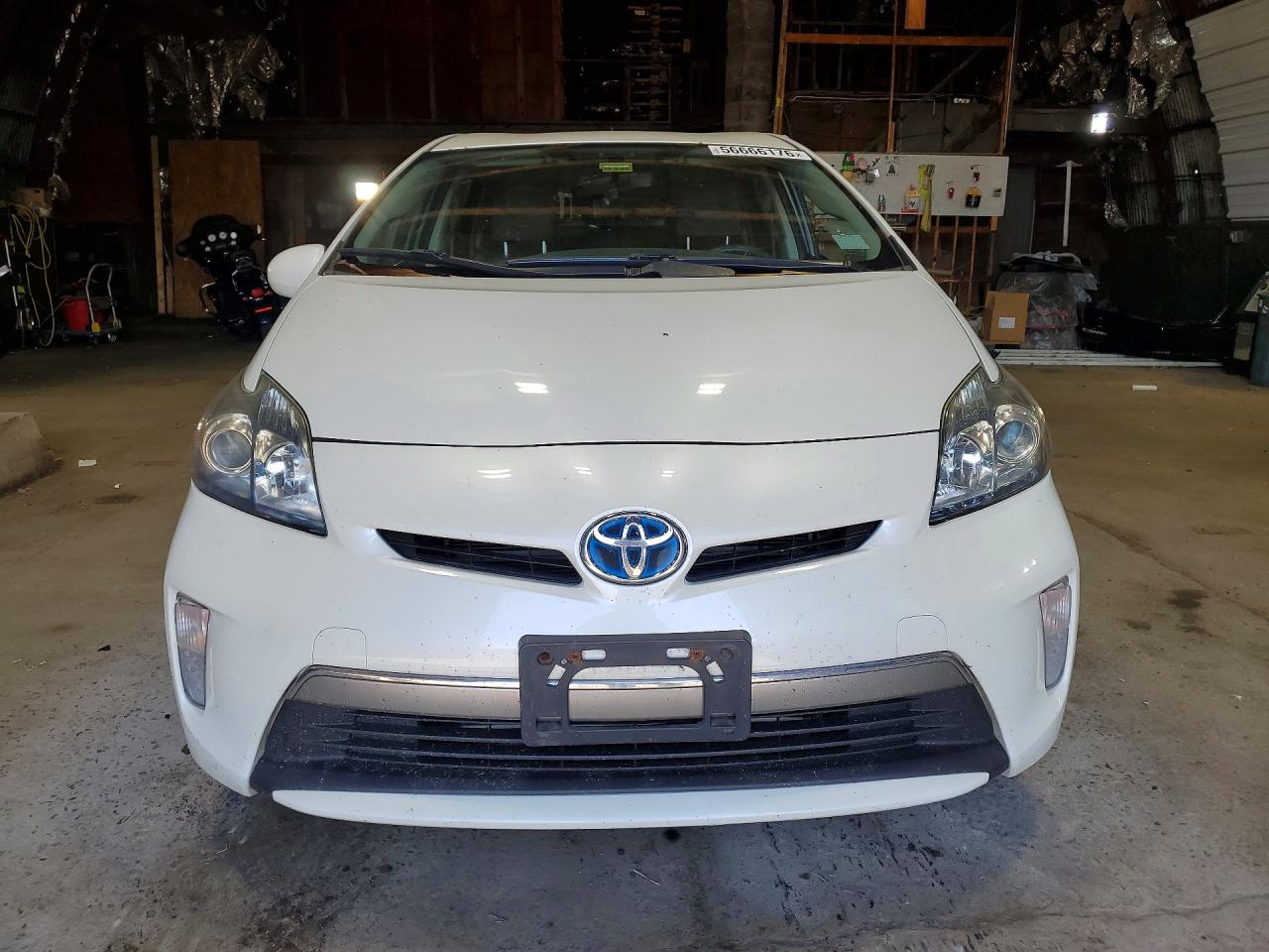 2012 Toyota Prius Plug-in Hybrid Base White vin: JTDKN3DP2C3028808