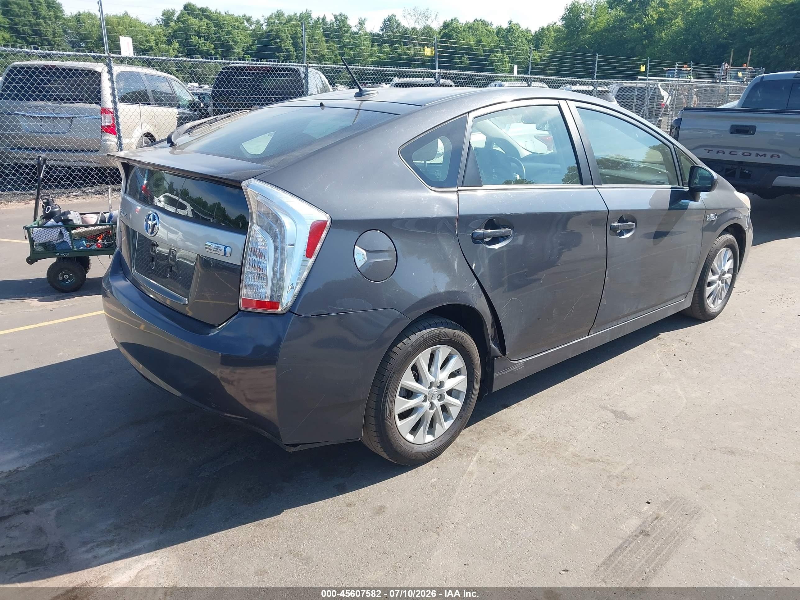2013 Toyota Prius Plug-in   Серый vin: JTDKN3DP2D3037798