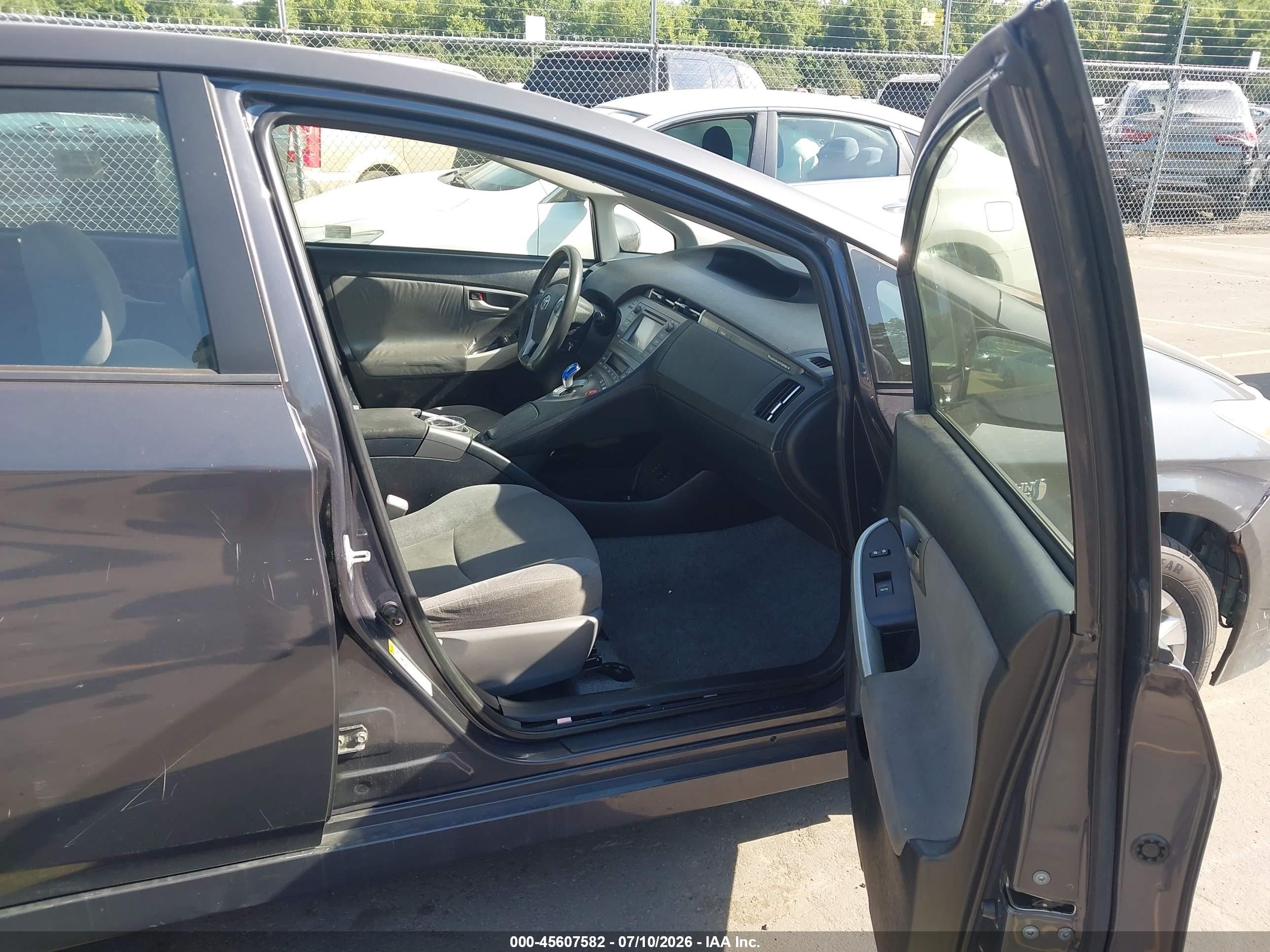 2013 Toyota Prius Plug-in   Серый vin: JTDKN3DP2D3037798