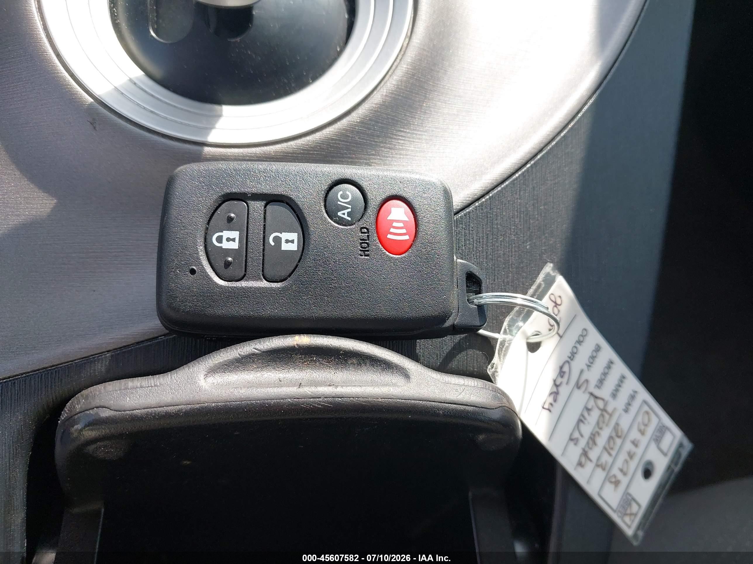 2013 Toyota Prius Plug-in   Серый vin: JTDKN3DP2D3037798