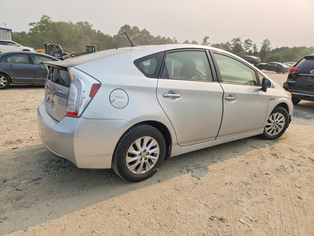 2013 Toyota Prius Plug-in Hybrid Base Серебряный vin: JTDKN3DP2D3038921