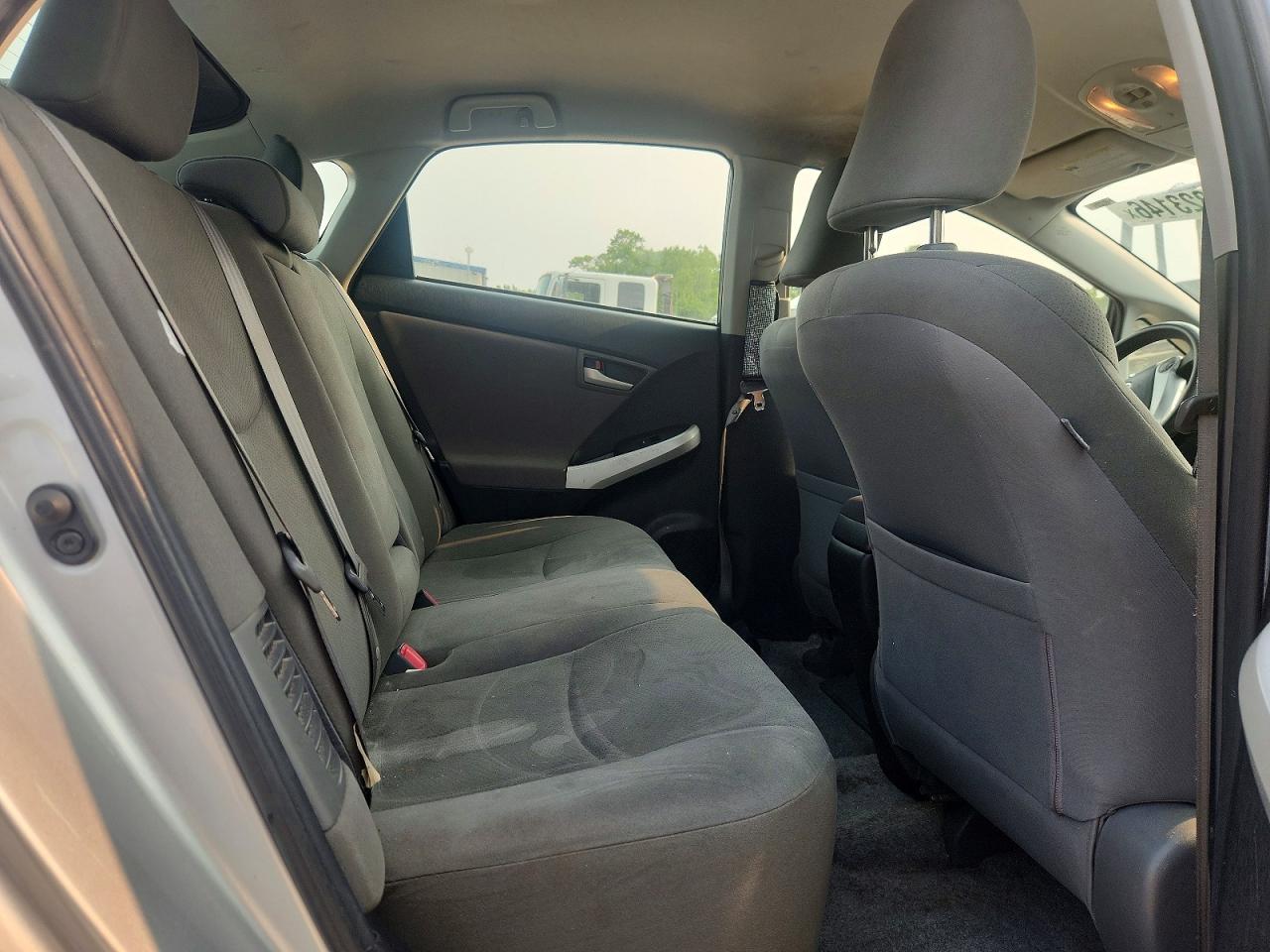 2013 Toyota Prius Plug-in Hybrid Base Серебряный vin: JTDKN3DP2D3038921