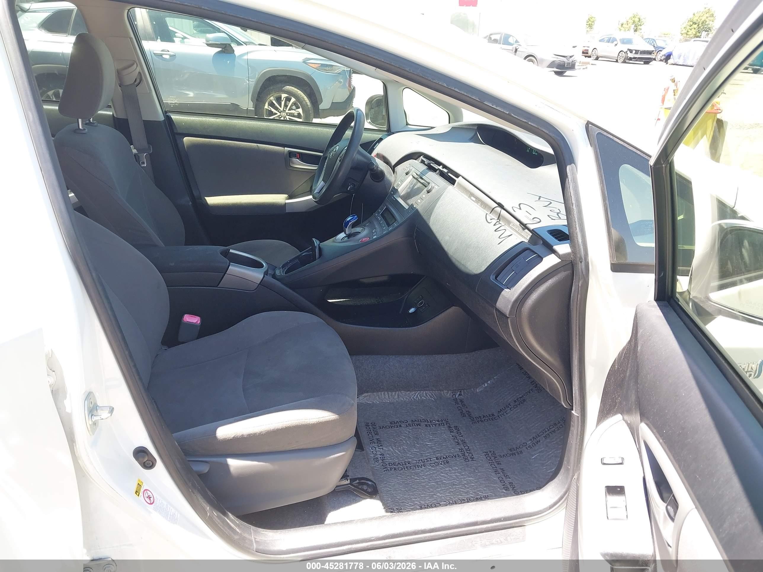 2013 Toyota Prius Plug-in White vin: JTDKN3DP2D3044301