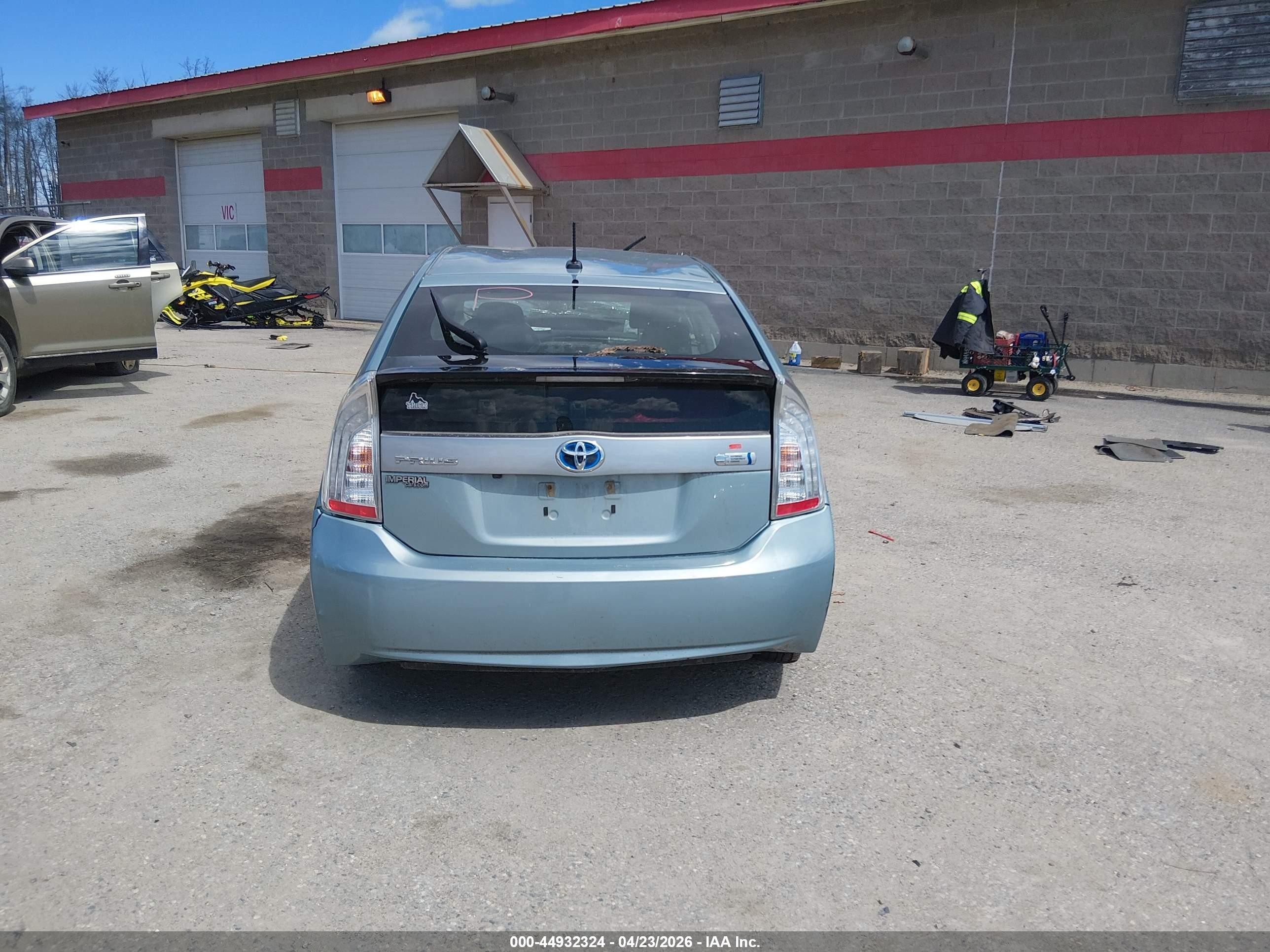 2013 Toyota Prius Plug-in   Blue vin: JTDKN3DP2D3045500