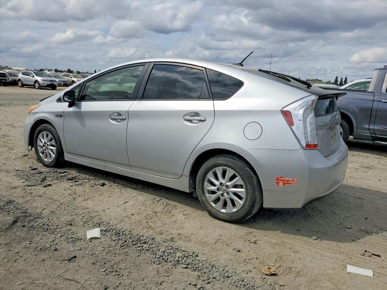 2013 Toyota Prius Plug-in Hybrid Base Серебряный vin: JTDKN3DP2D3046145