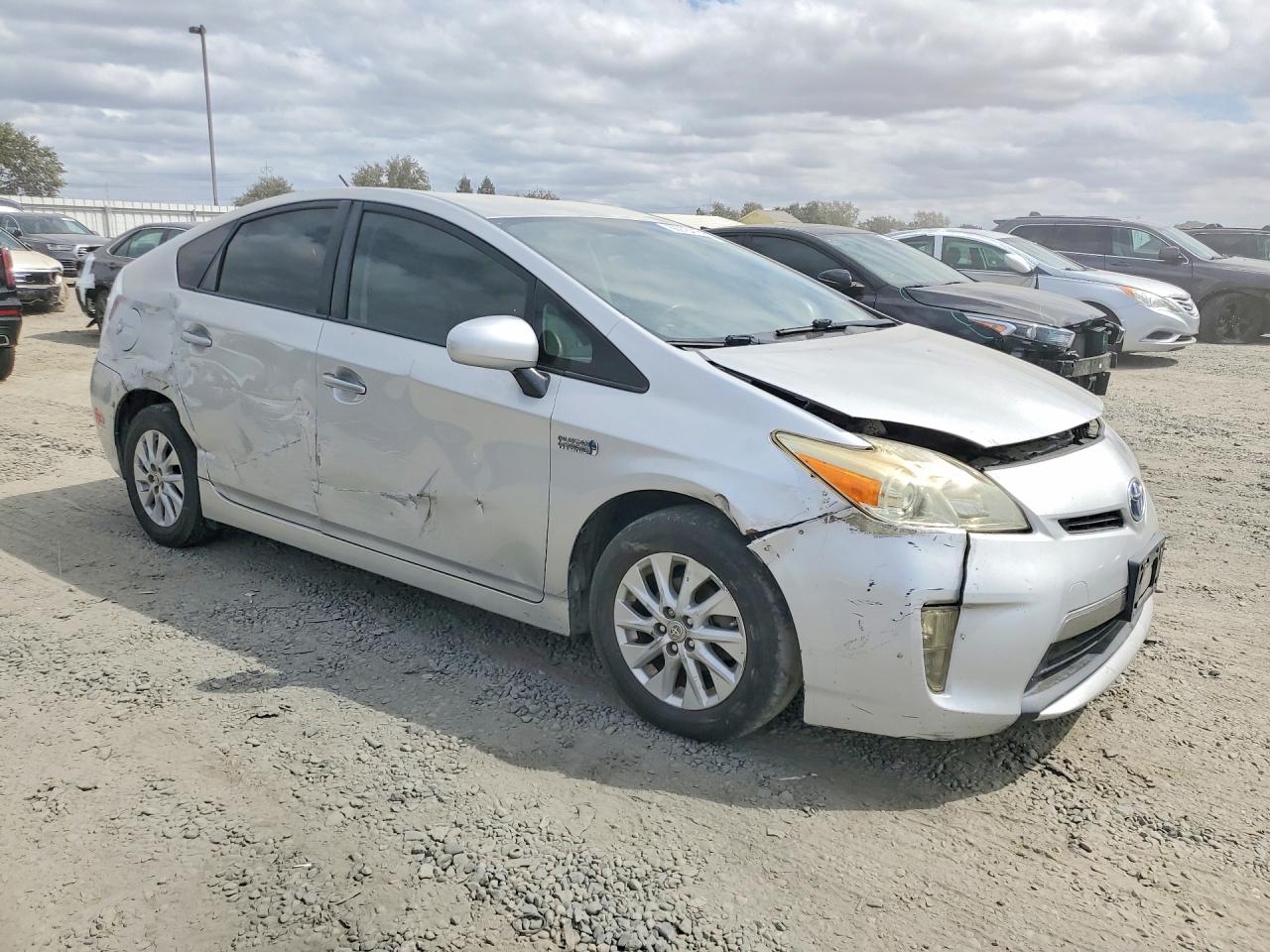 2013 Toyota Prius Plug-in Hybrid Base Серебряный vin: JTDKN3DP2D3046145