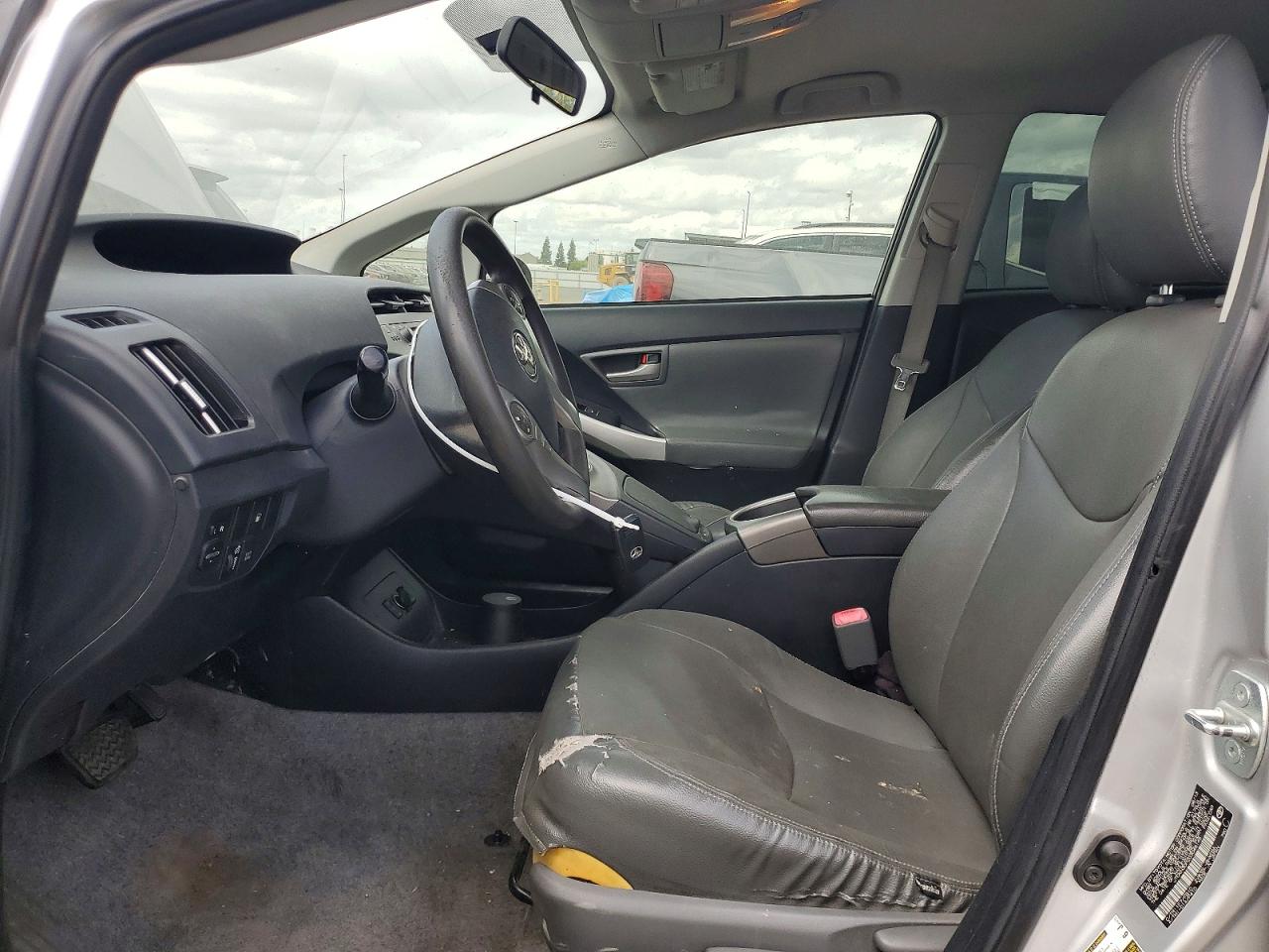 2013 Toyota Prius Plug-in Hybrid Base Серебряный vin: JTDKN3DP2D3046145