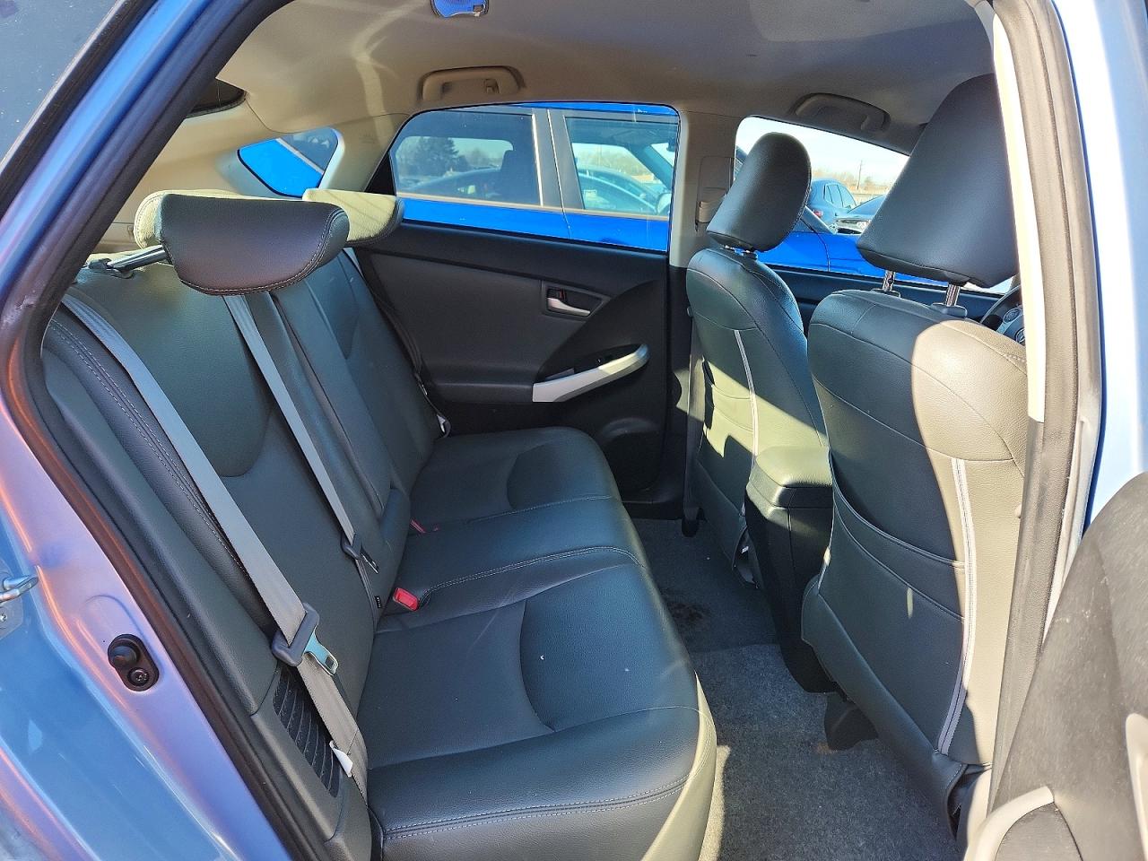 2014 Toyota Prius Plug-in Hybrid Base Blue vin: JTDKN3DP2E3051833