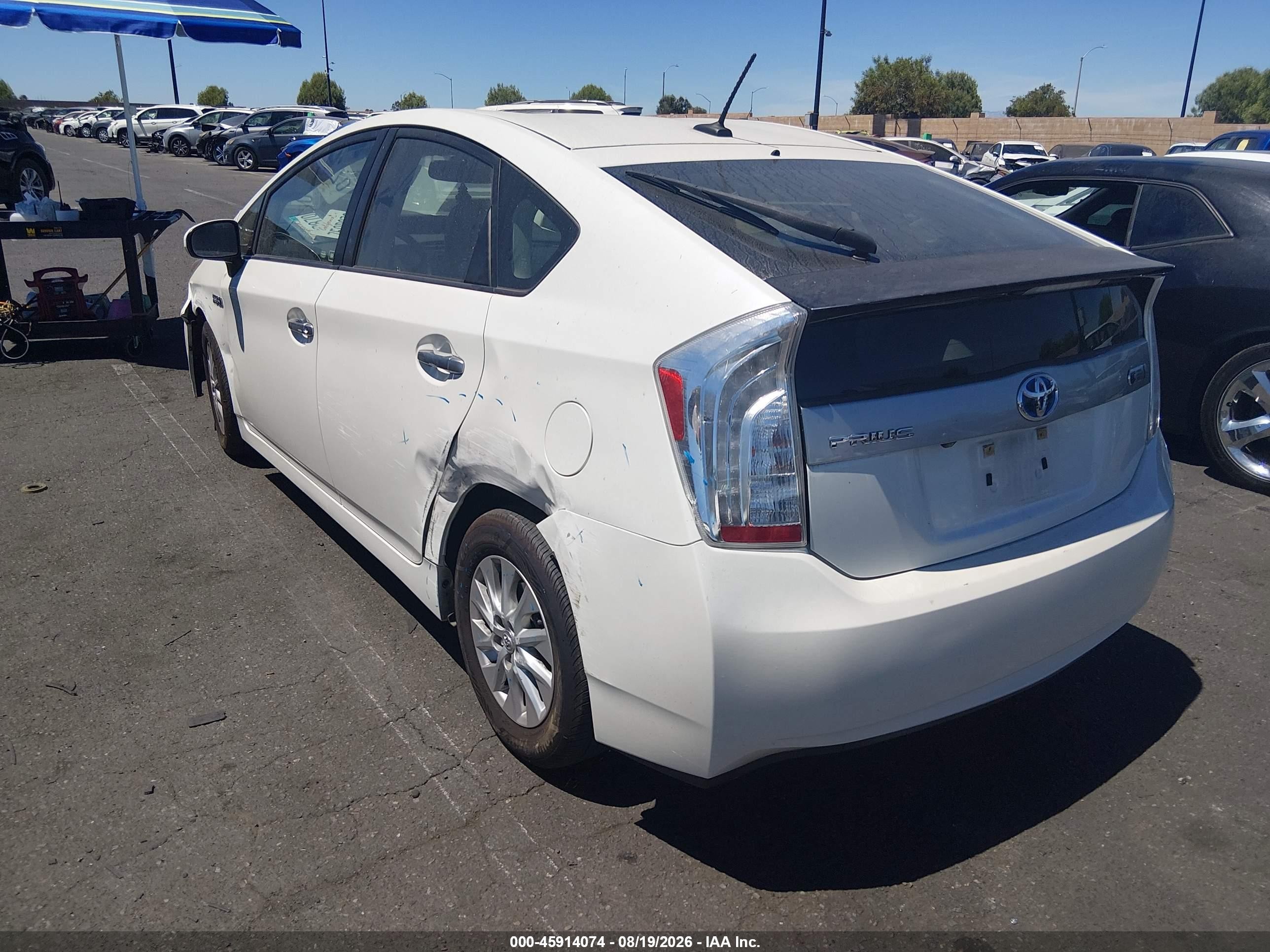 2014 Toyota Prius Plug-in Advanced Белый vin: JTDKN3DP2E3061133