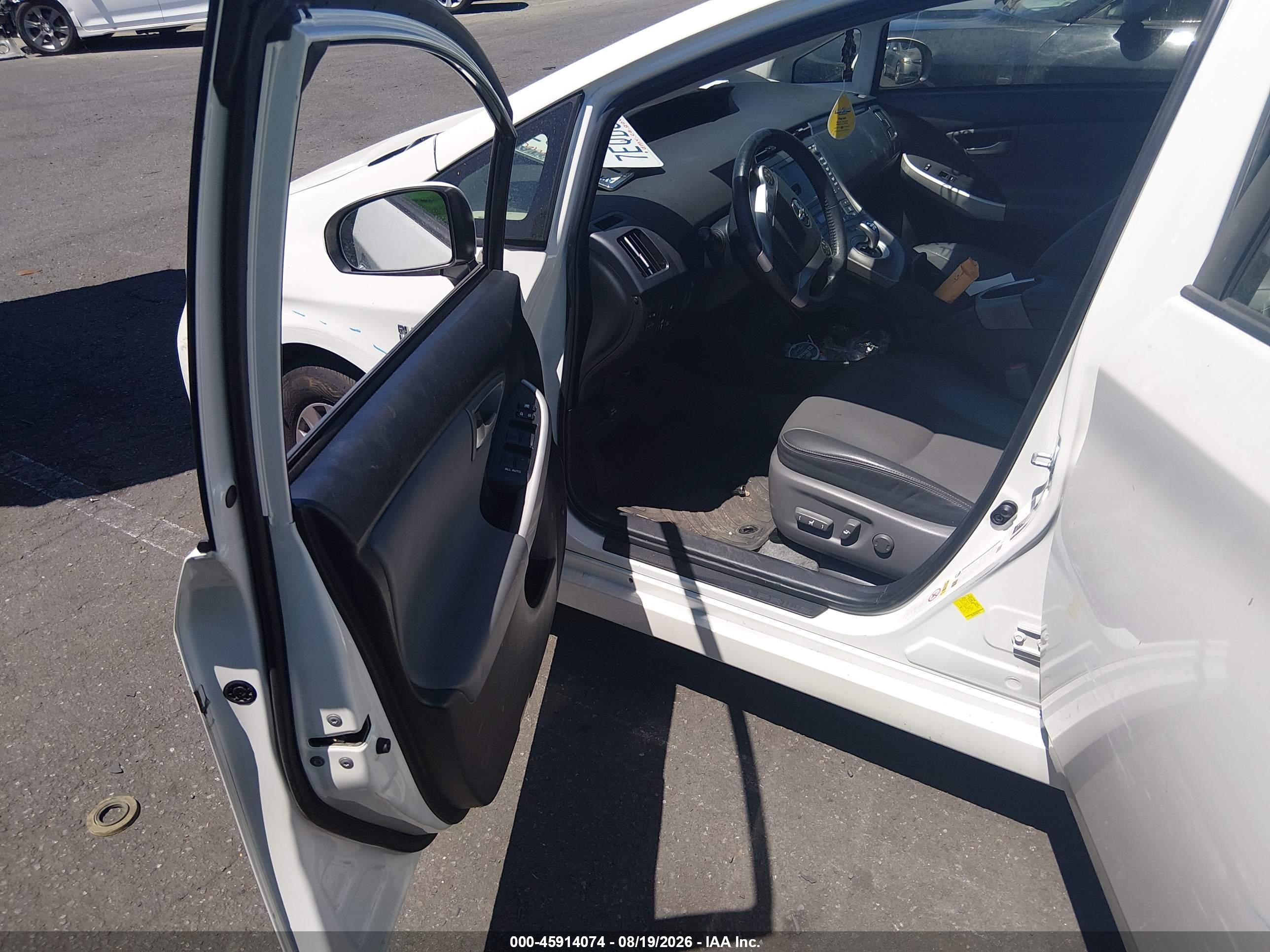 2014 Toyota Prius Plug-in Advanced Белый vin: JTDKN3DP2E3061133