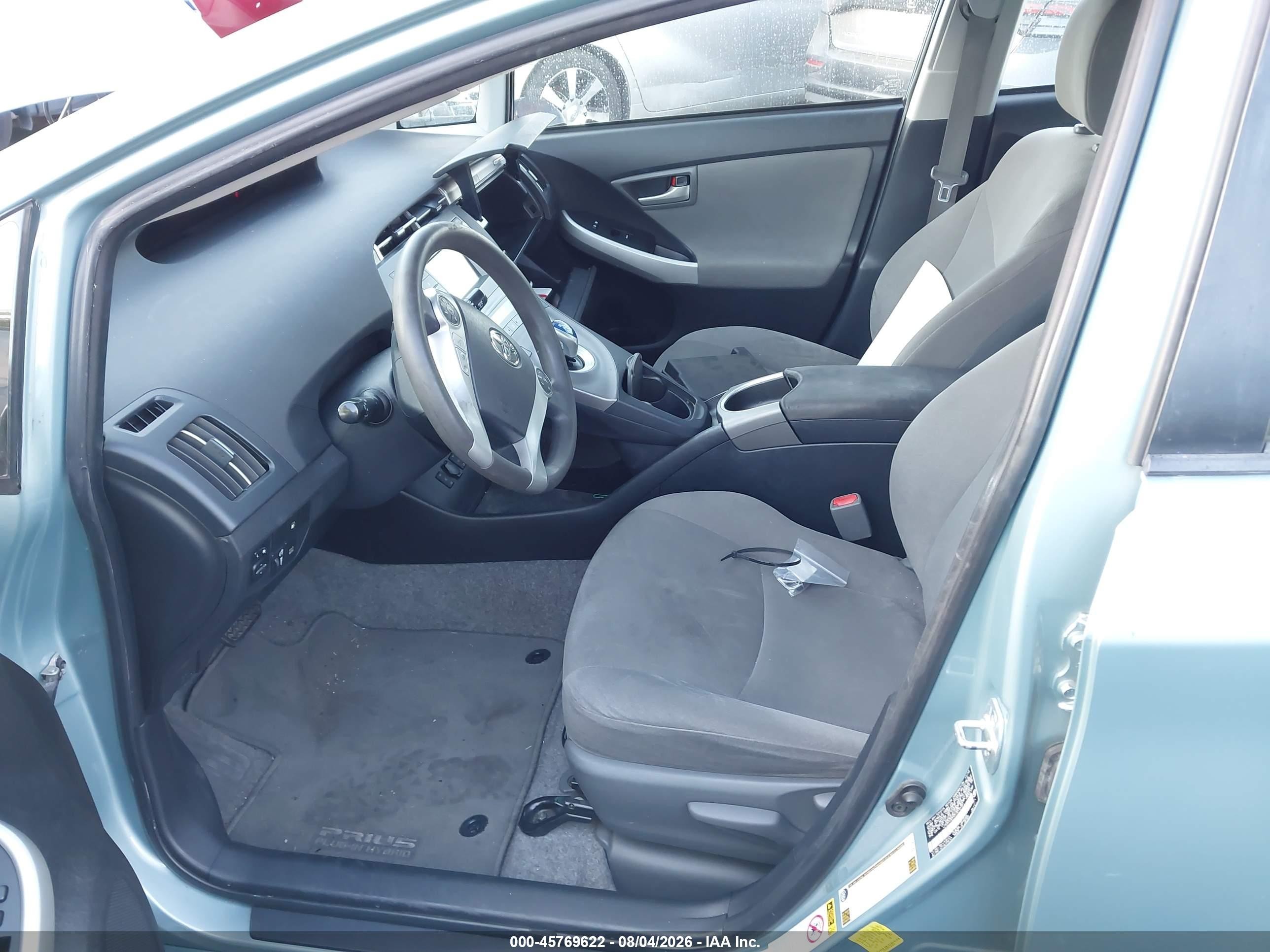 2015 Toyota Prius Plug-in   Blue vin: JTDKN3DP2F3070741