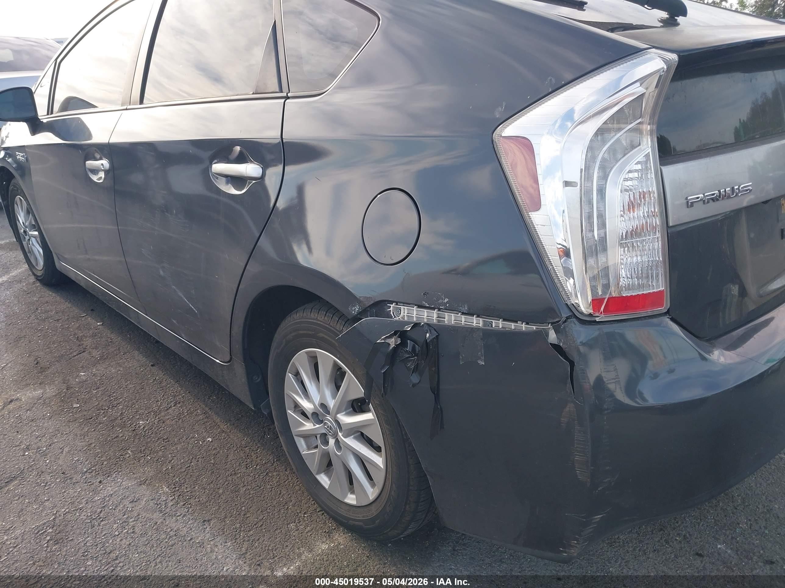2015 Toyota Prius Plug-in   Gray vin: JTDKN3DP2F3074739