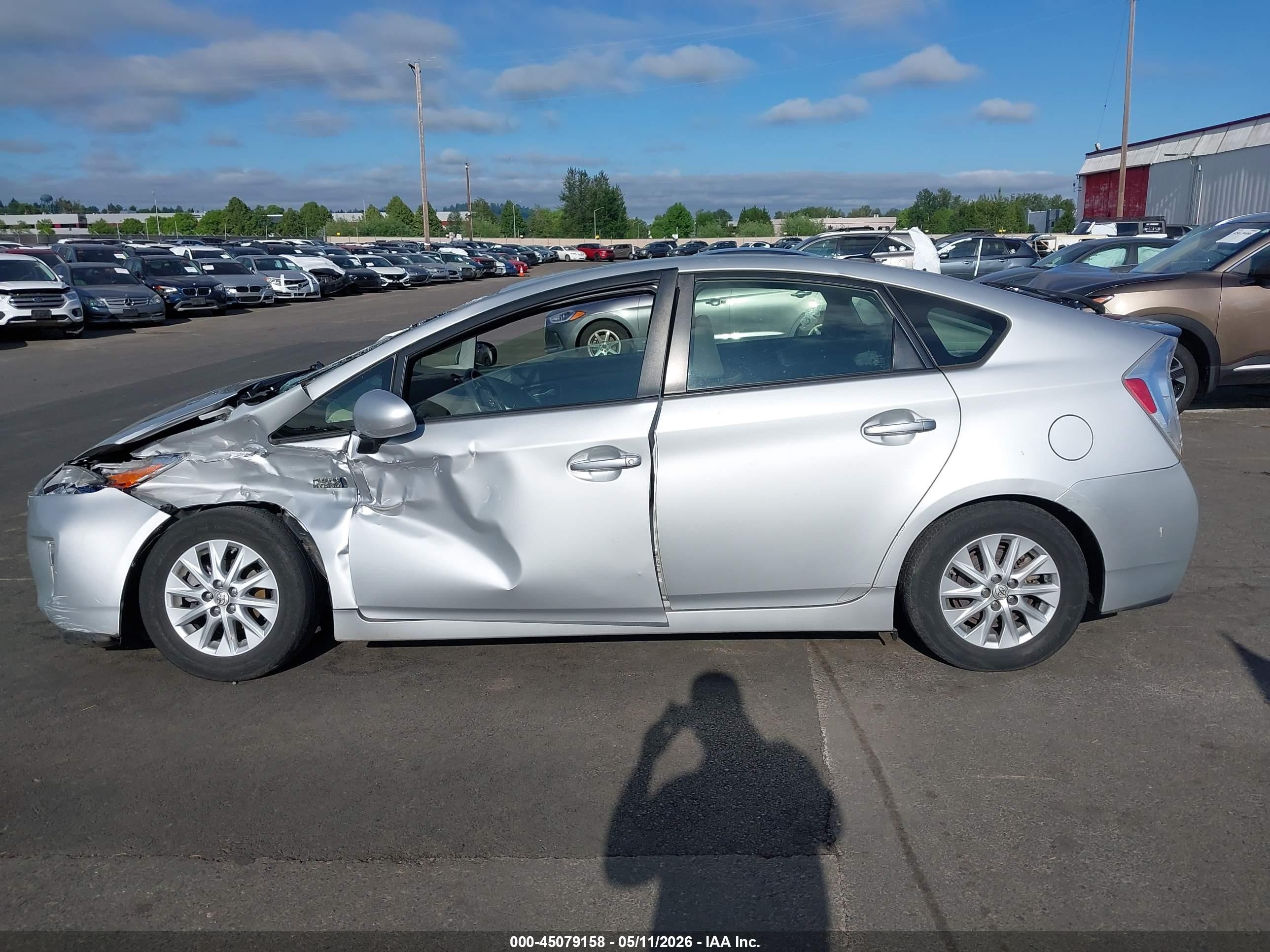 2012 Toyota Prius Plug-in   Silver vin: JTDKN3DP3C3010852