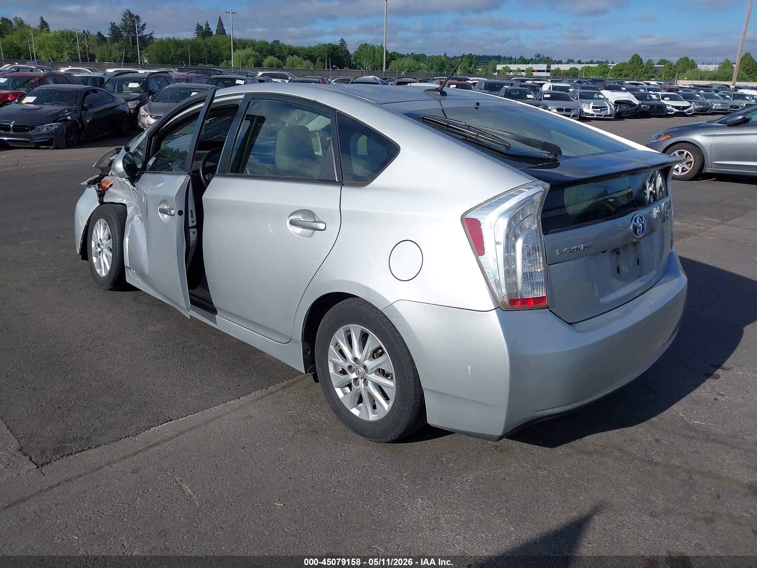 2012 Toyota Prius Plug-in   Silver vin: JTDKN3DP3C3010852