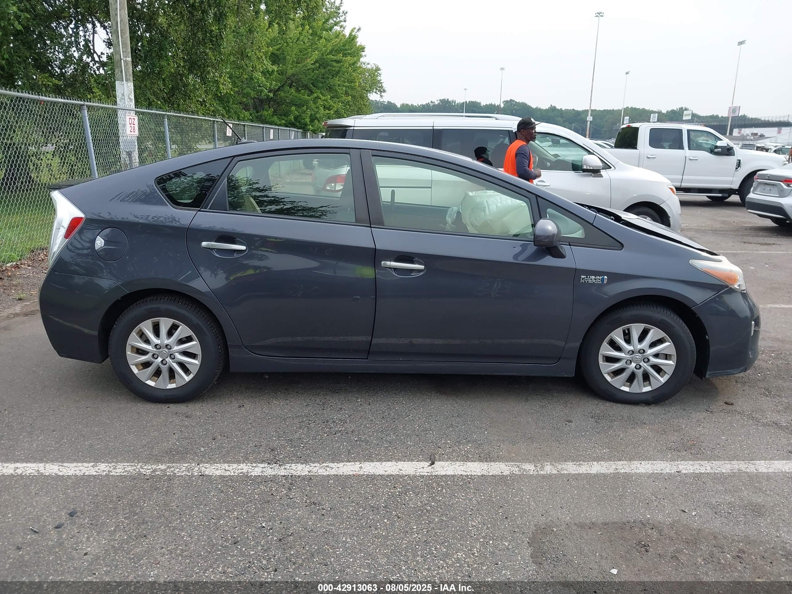 2012 Toyota Prius Plug-in   Gray vin: JTDKN3DP3C3024119