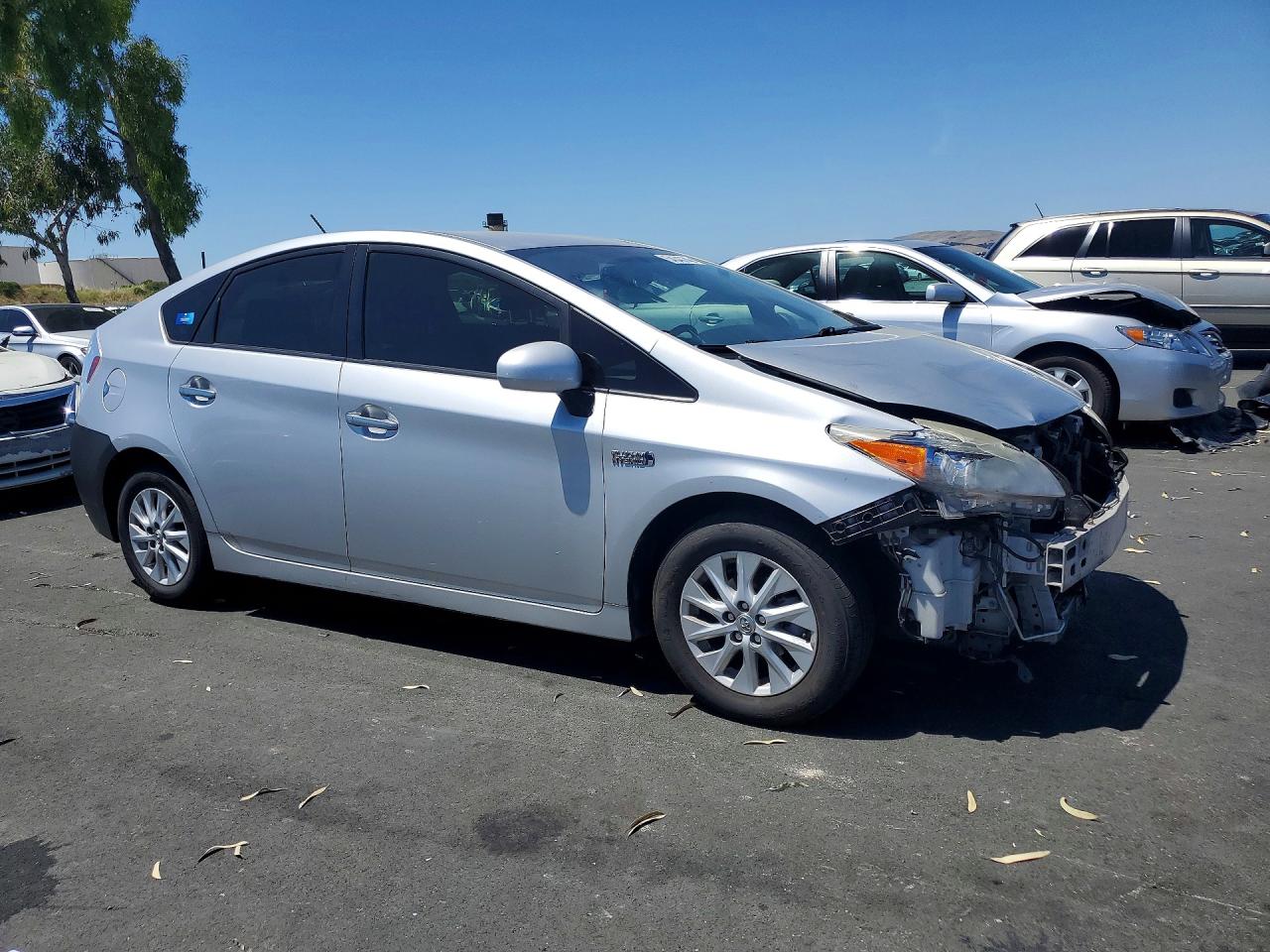 2012 Toyota Prius Plug-in Hybrid Advanced Silver vin: JTDKN3DP3C3030132