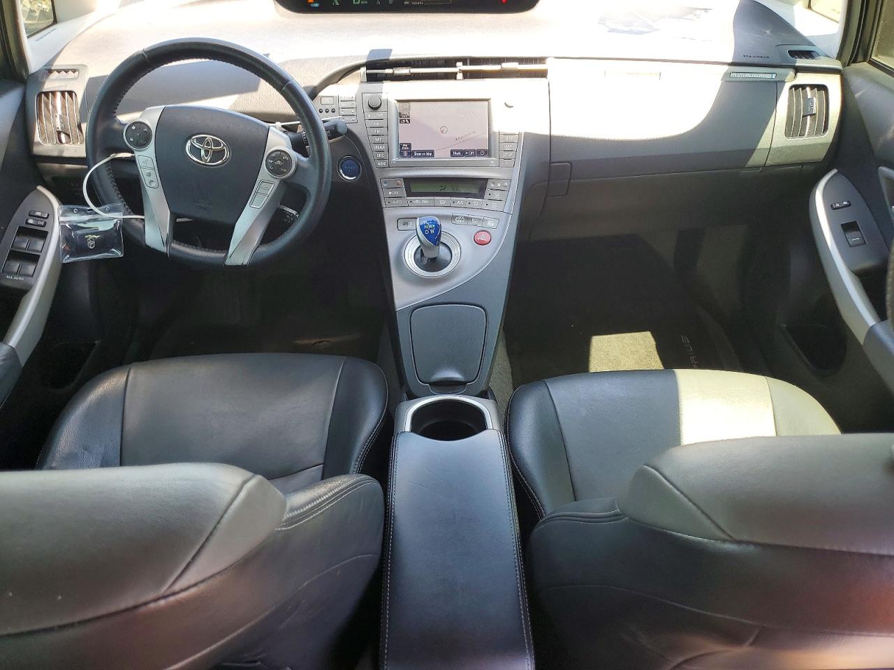 2012 Toyota Prius Plug-in Hybrid Advanced Silver vin: JTDKN3DP3C3030132
