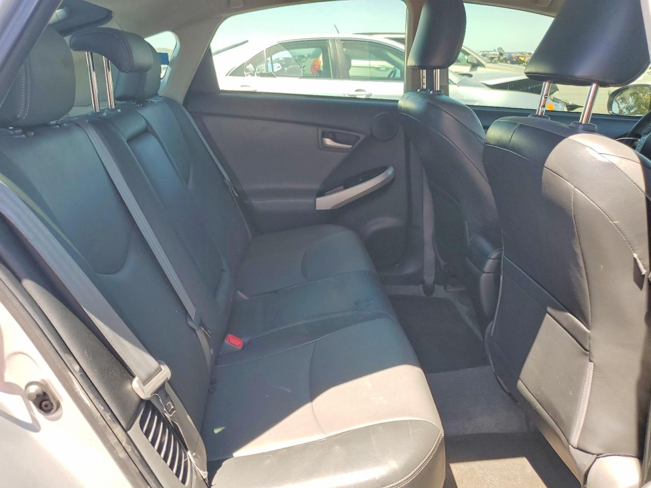 2012 Toyota Prius Plug-in Hybrid Advanced Silver vin: JTDKN3DP3C3030132