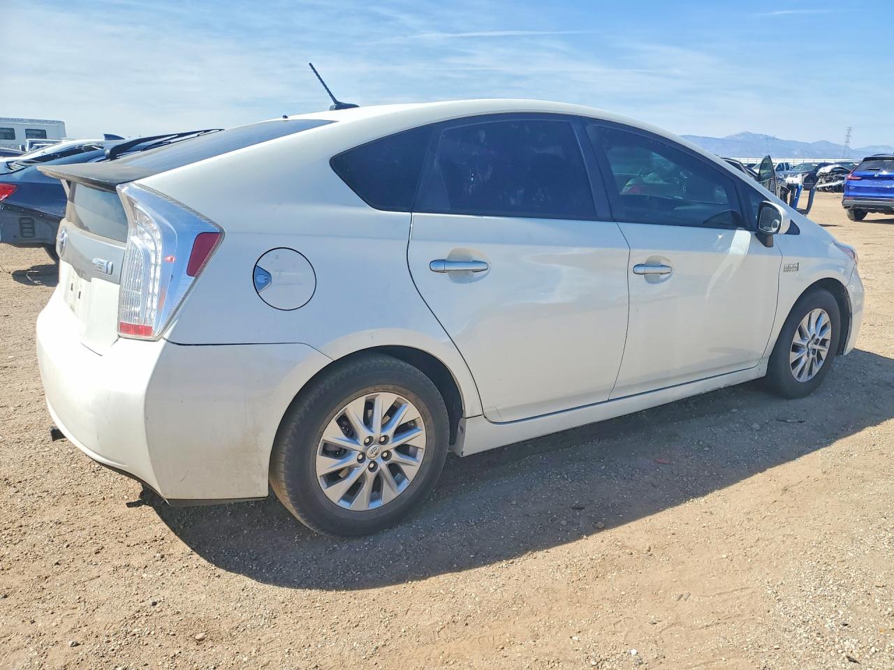 2013 Toyota Prius Plug-in Hybrid Base White vin: JTDKN3DP3D3036739