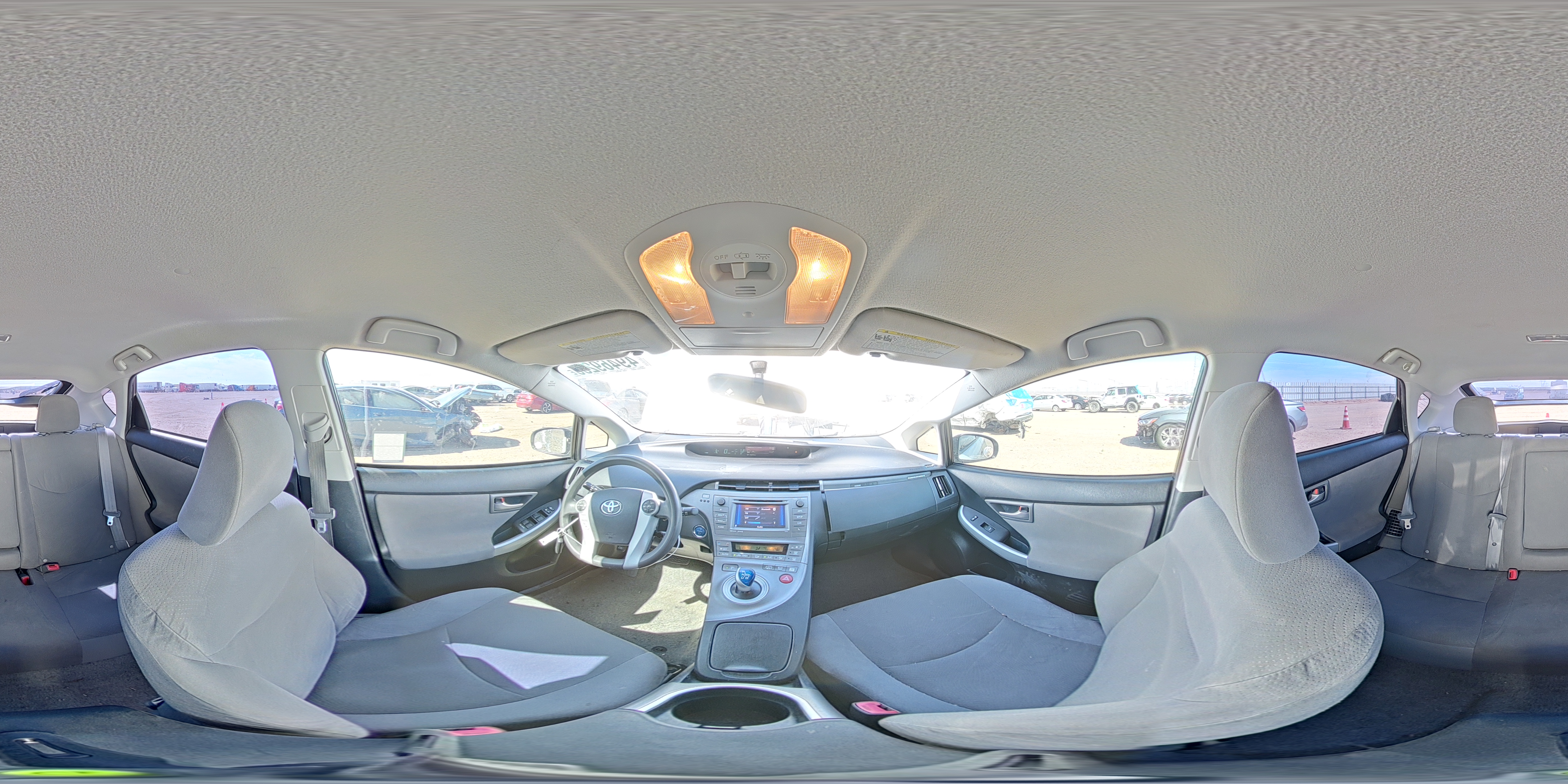 2013 Toyota Prius Plug-in Hybrid Base White vin: JTDKN3DP3D3036739