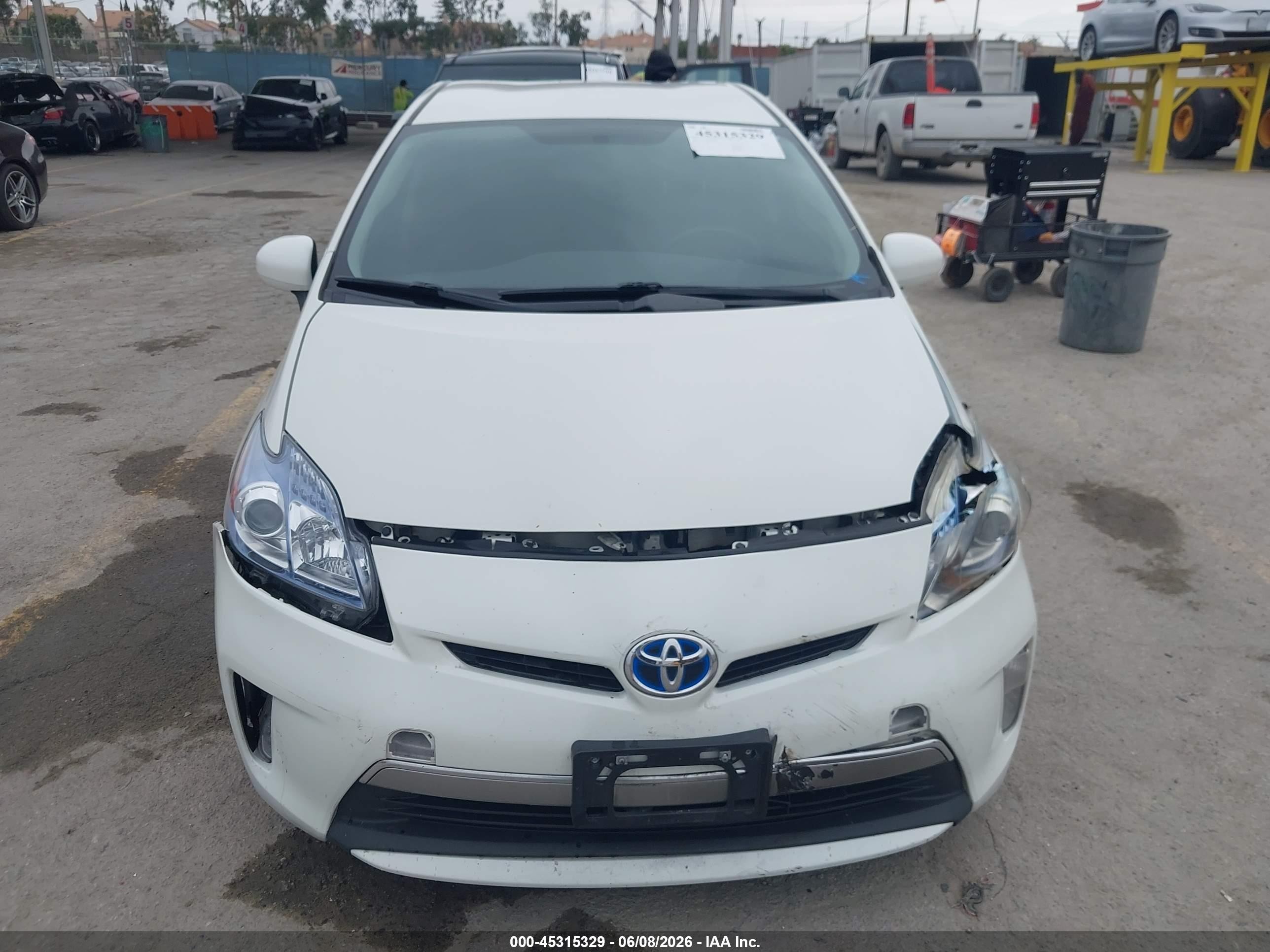 2013 Toyota Prius Plug-in   Белый vin: JTDKN3DP3D3041486
