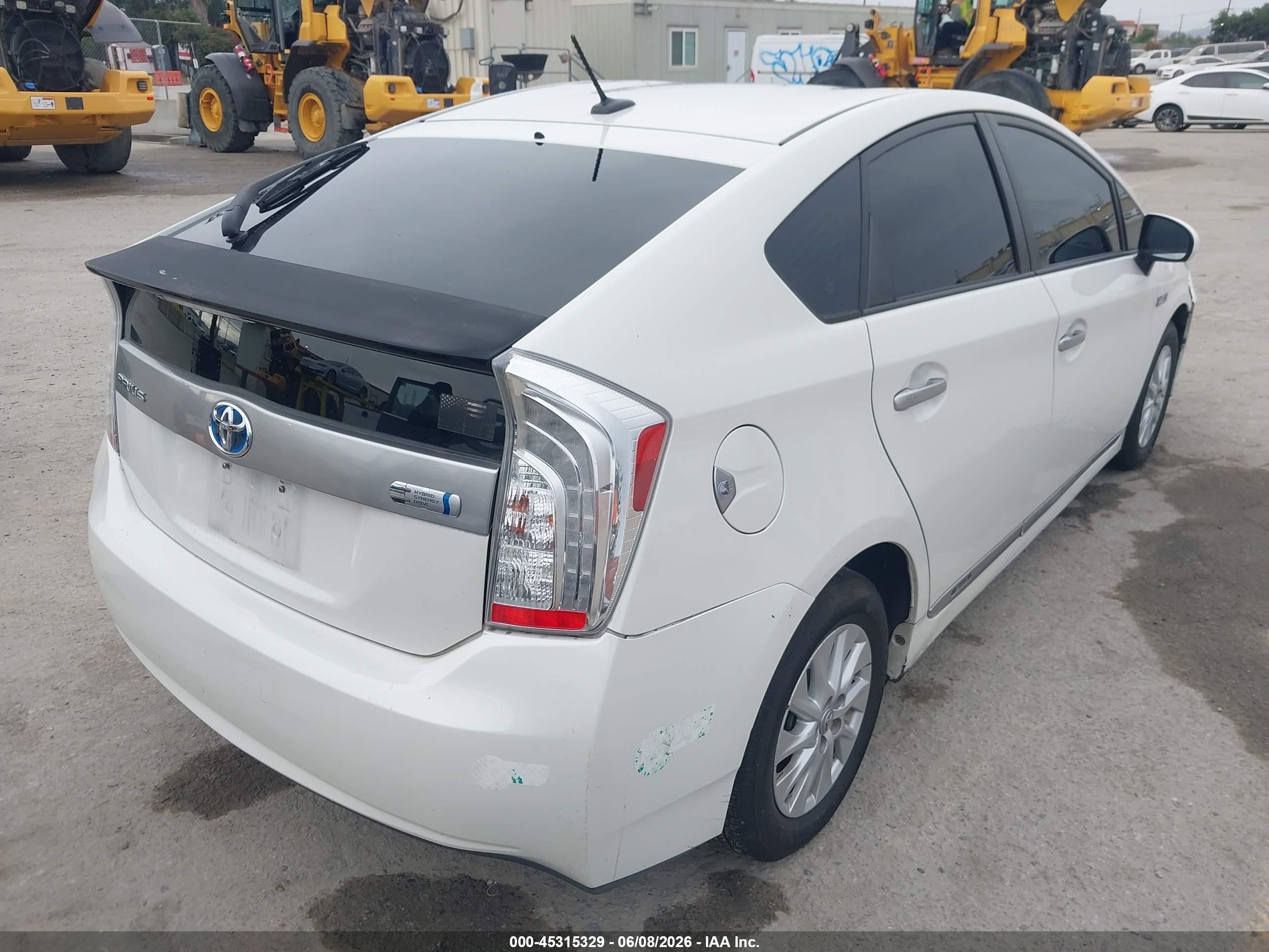 2013 Toyota Prius Plug-in   Белый vin: JTDKN3DP3D3041486